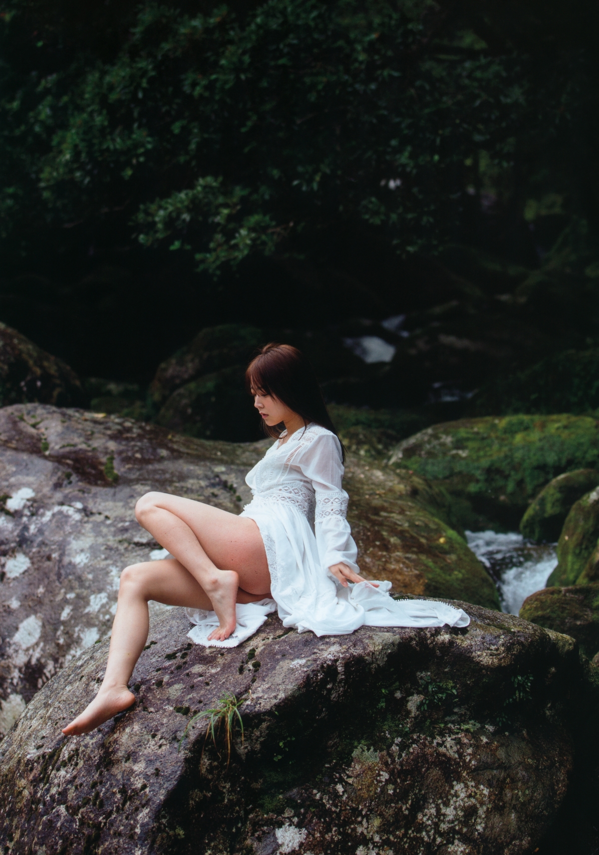Photobook Miru Shiroma 白間美瑠 NMB48 Graduation Commemorative Photobook REBORN 0088 8105065056.jpg