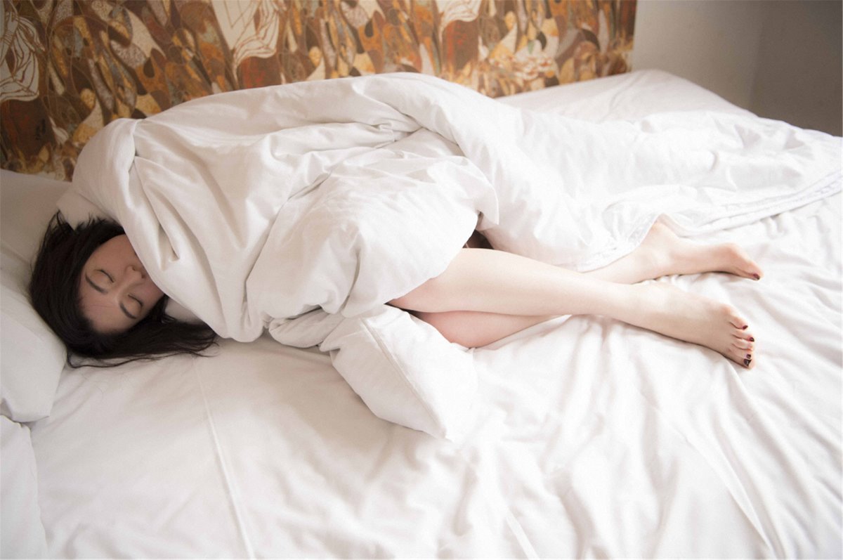 Photobook 2018 04 15 Ayaka Miyoshi 三吉彩花 Across The Sky 0039 3714297498.jpg