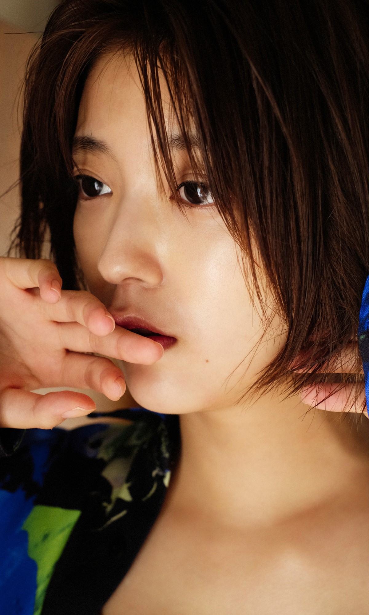 Photobook 2022 11 14 Mio Kudo 工藤美桜 Stand In The Light 0002 7555442146.jpg