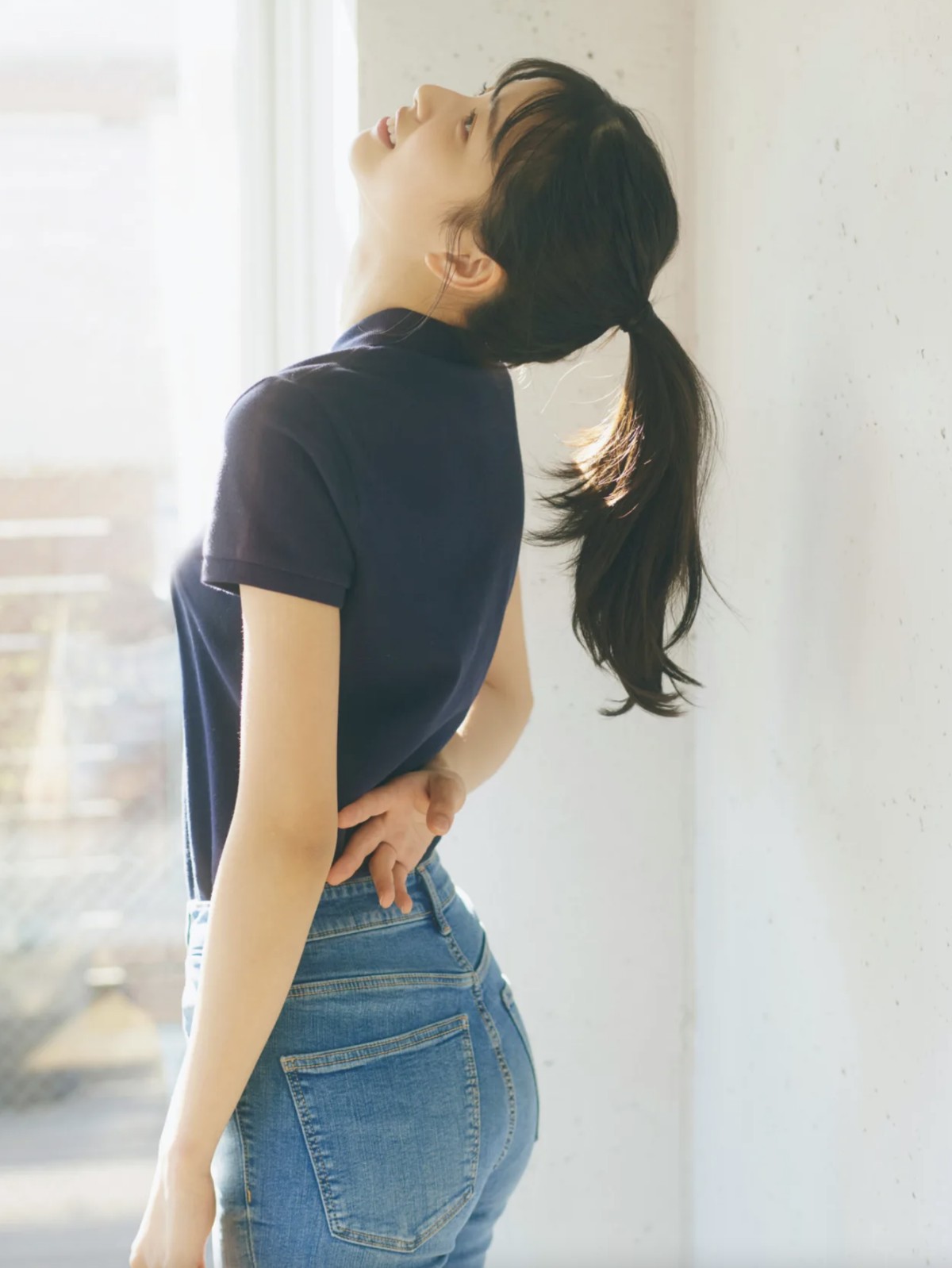 FRIDAYデジタル写真集 2023 04 27 Nogizaka46 Mao Ioki 五百城茉央 Innocent Blue Exclusive Shot Of 17 year old Sparkle 0006 7471296695.jpg