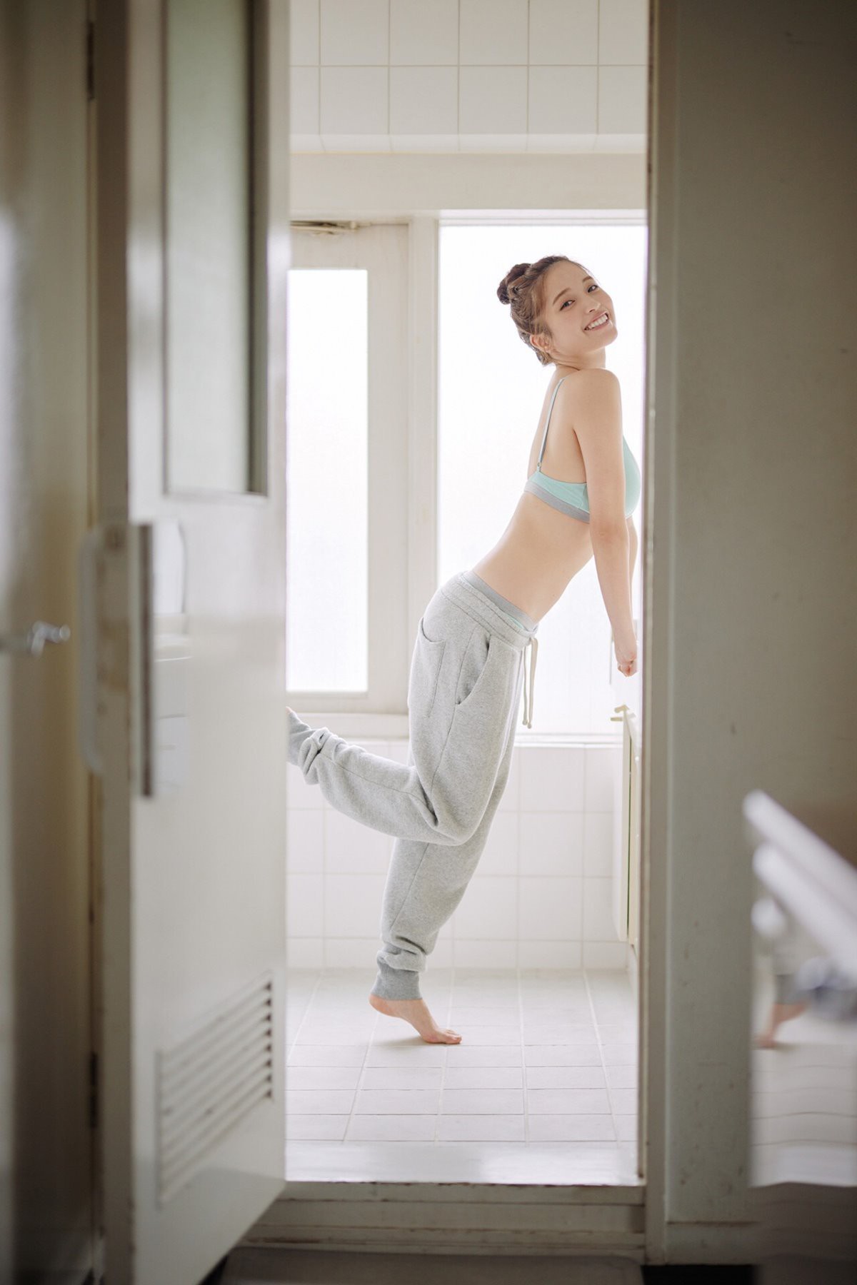 FLASH Photobook 2023 01 31 Miyu Murashima 村島未悠 Good Girl Switch 0017 0142736953.jpg