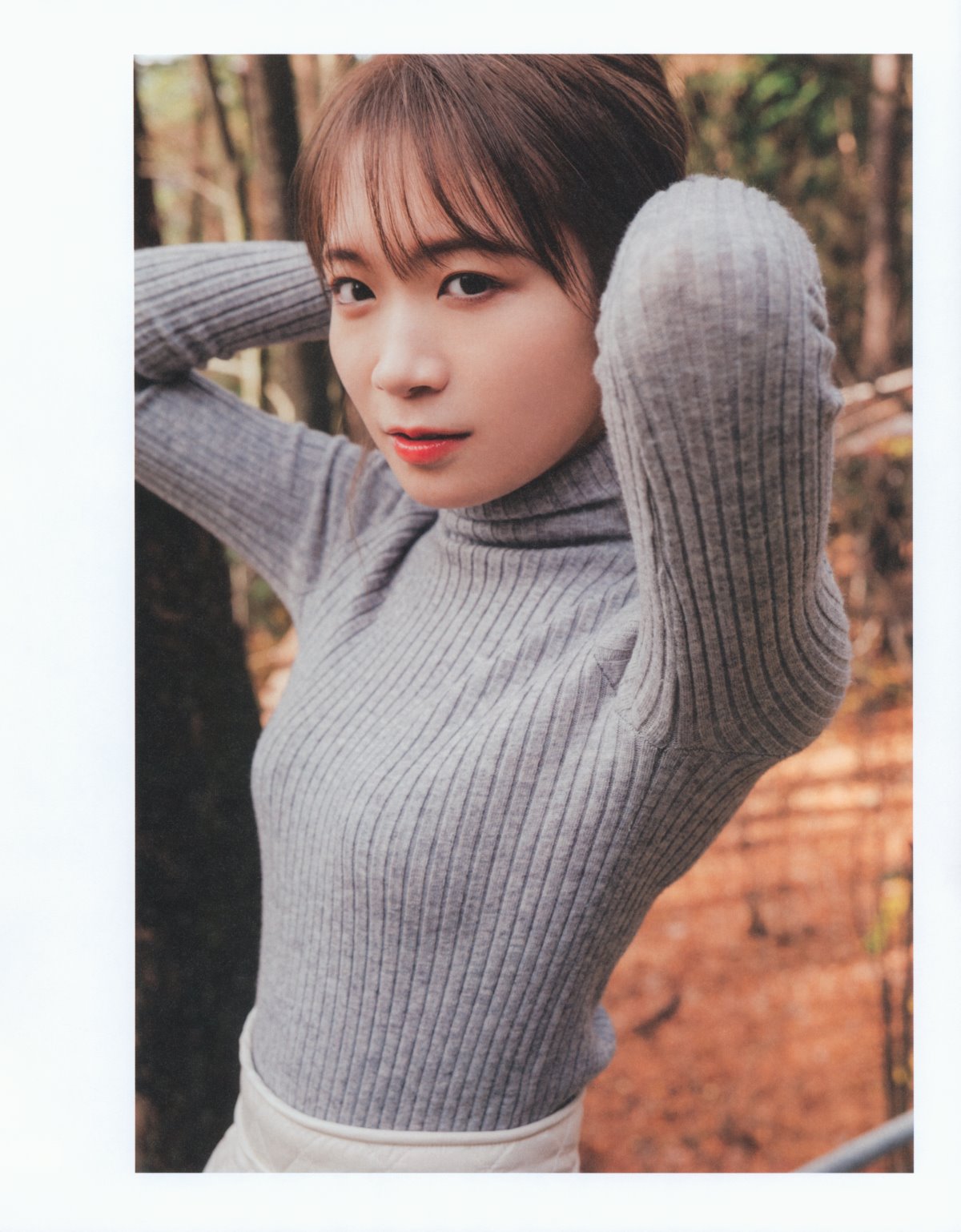 Photobook 2023 02 21 Manatsu Akimoto 秋元真夏 Graduation Commemorative Photo Book 0010 9670770045.jpg