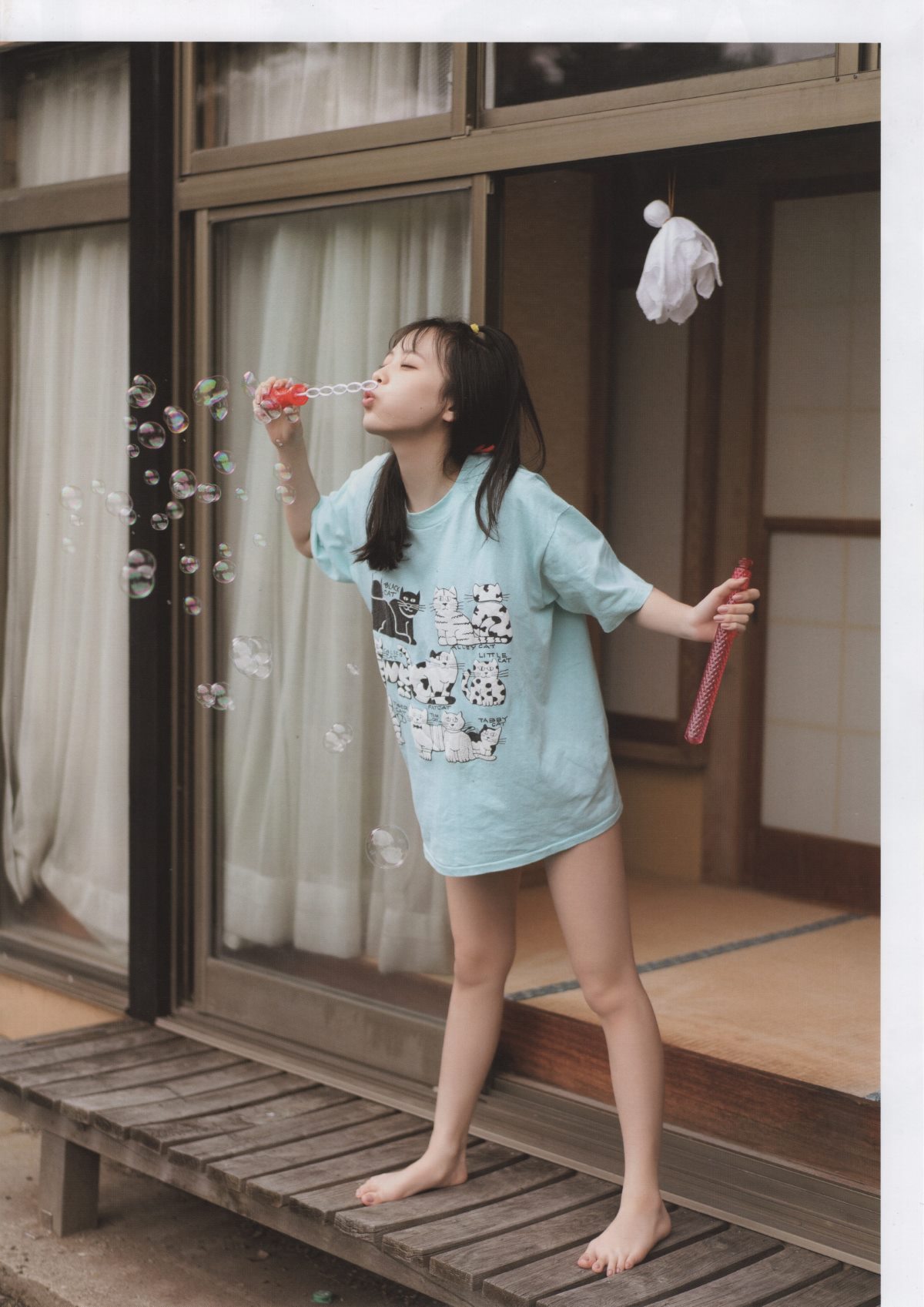 Photobook Yui Yokoyama 横山結衣 1st Photobook Immature Light 未熟な光 2021 02 22 0086 6469242158.jpg