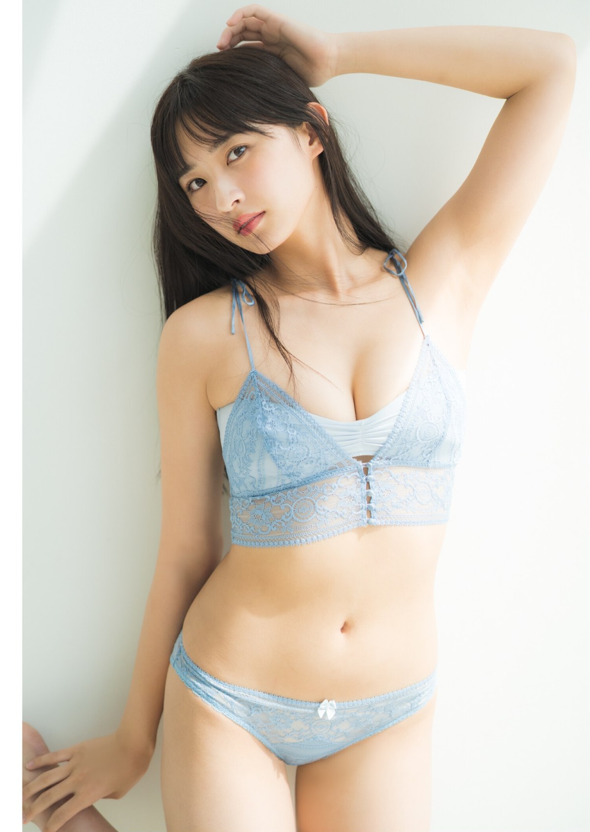 YJ Photobook 2022 11 17 Hinata Matsumoto 松本日向 The Dream Goes On 0016 6125951687.jpg
