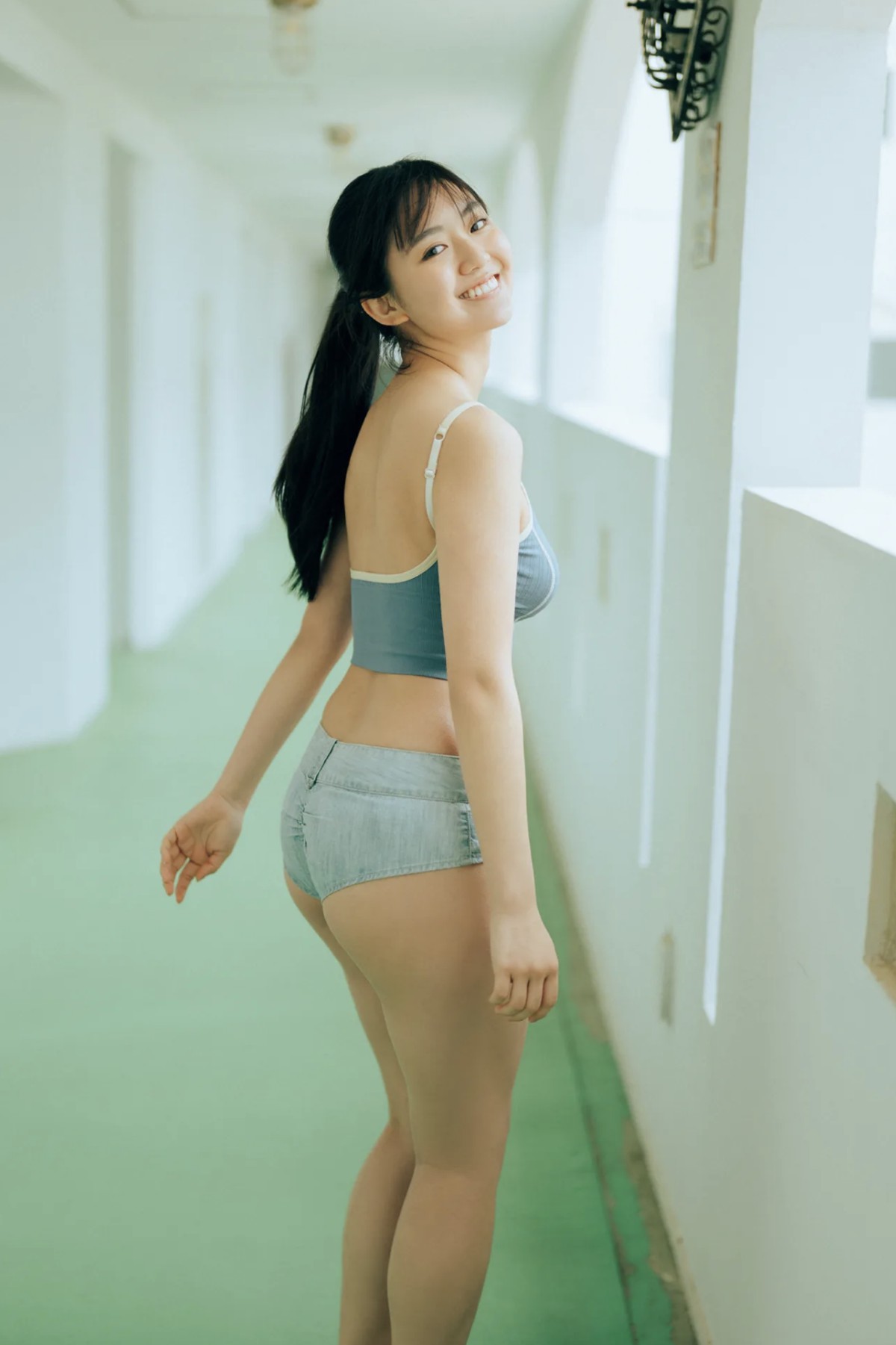 FRIDAYデジタル写真集 Runa Toyoda 豊田ルナ Freshly Picked Fruity 0001 4547507854.jpg