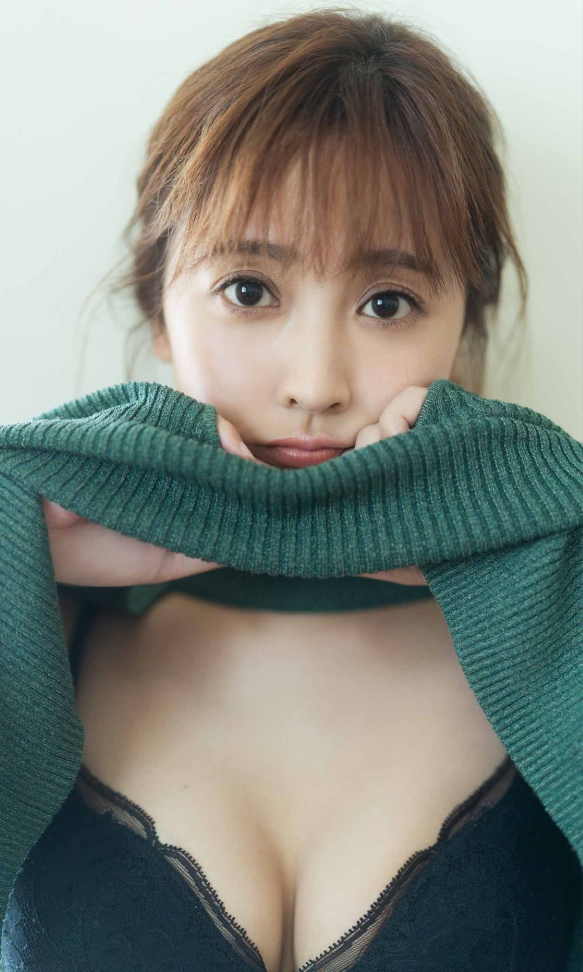 Weekly Photobook Hikaru Yamamoto 山本ひかる Mysterious Eyes 0010 6542430701.jpg