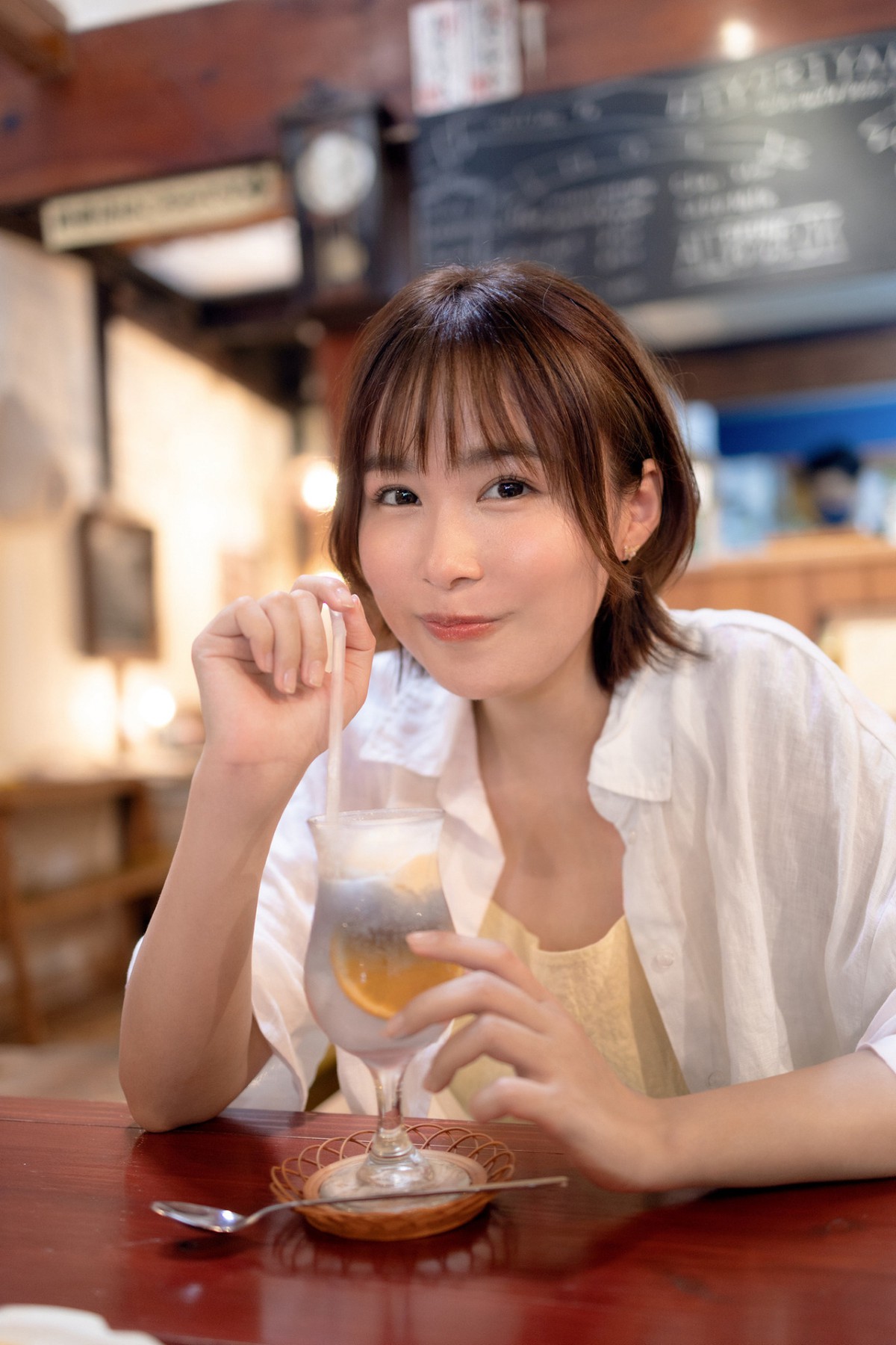 Photobook 2022 10 14 Asuna Kawai 河合あすな On That Island Where I Spent Time With You 0025 2845544316.jpg