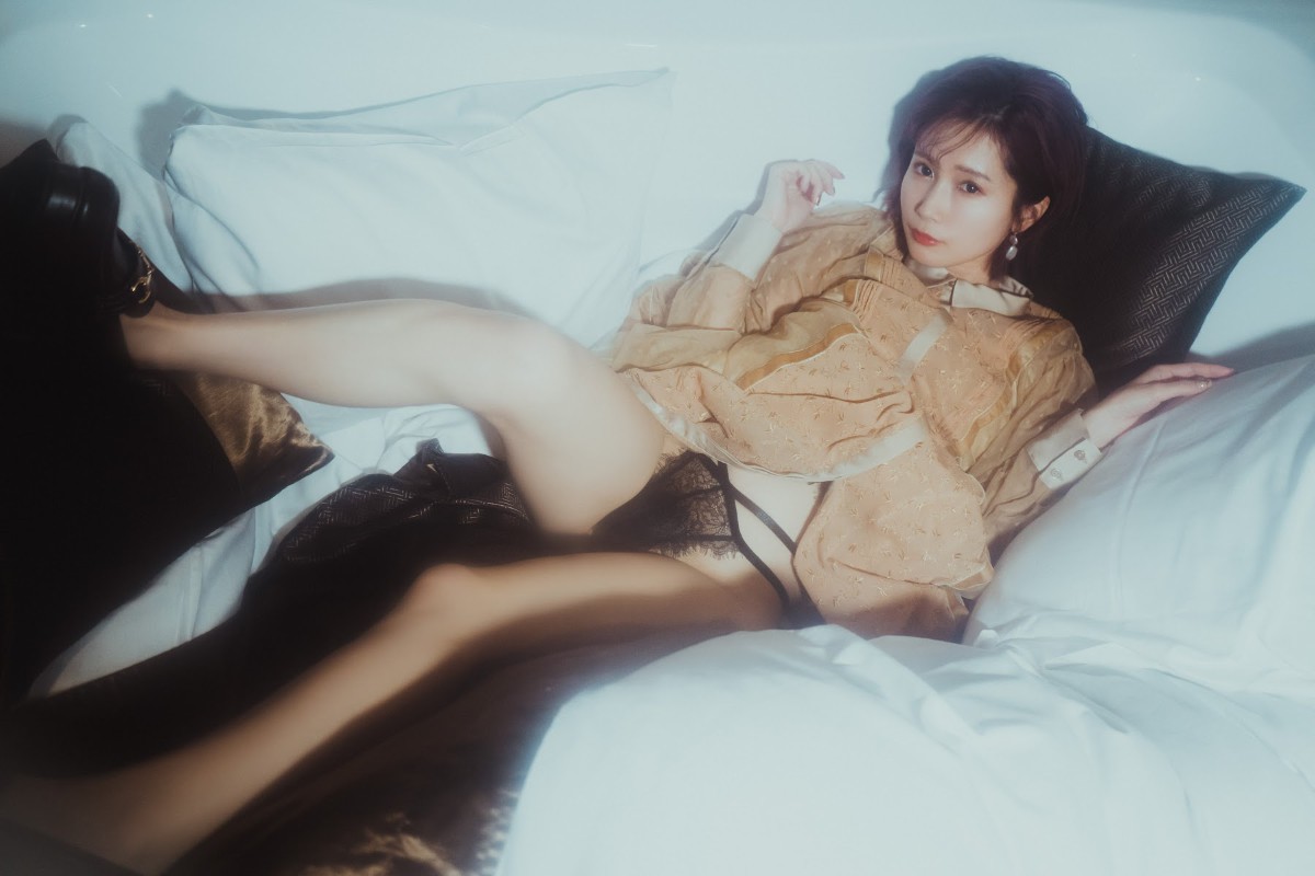 Photobook Minami Kojima 小島みなみ Escape No Watermark 0086 3441466402.jpg