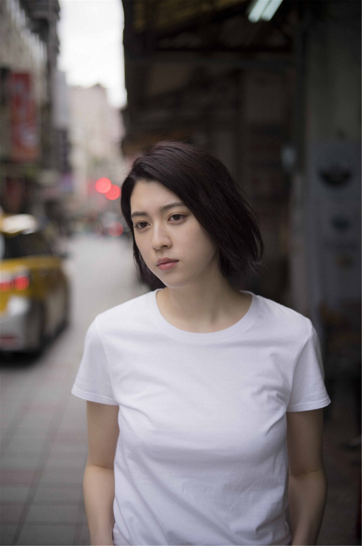 Photobook 2018 04 15 Ayaka Miyoshi 三吉彩花 Across The Sky 0064 3729294602.jpg