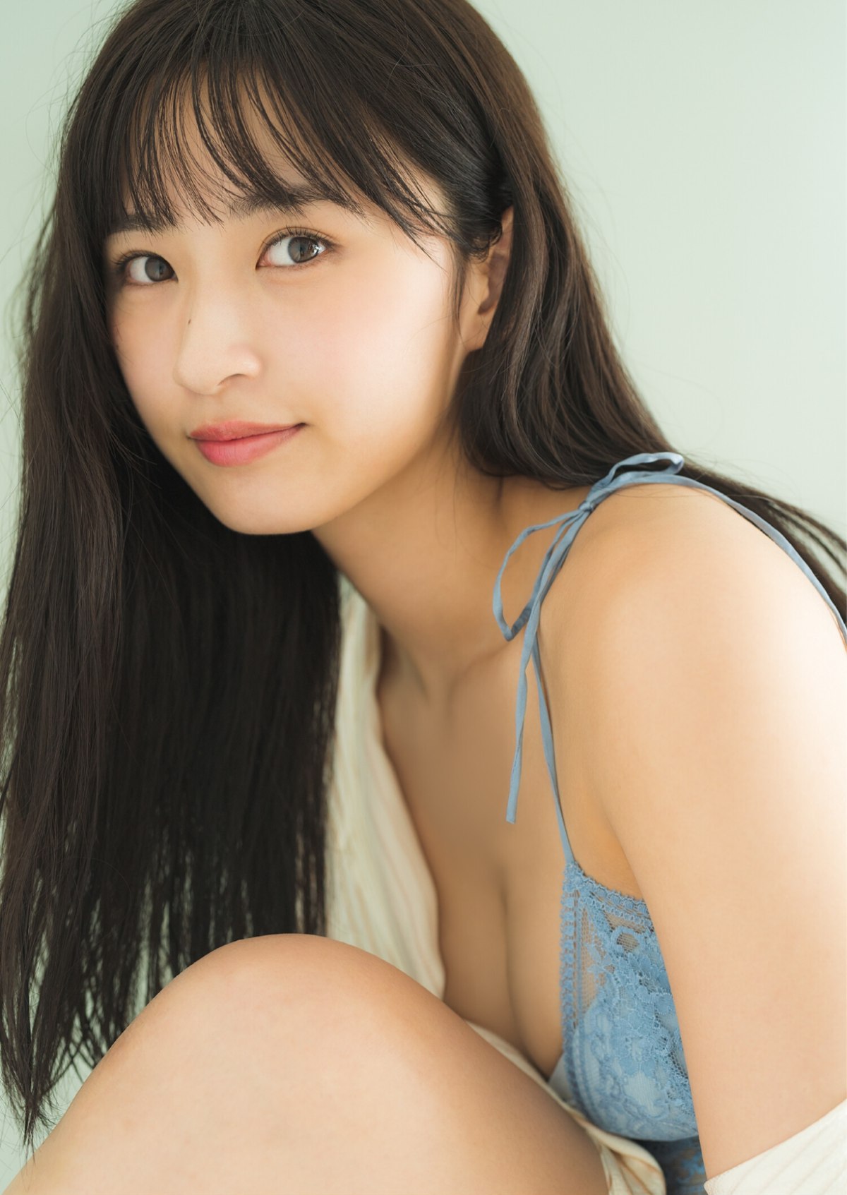 YJ Photobook 2022 11 17 Hinata Matsumoto 松本日向 The Dream Goes On 0017 9684190955.jpg