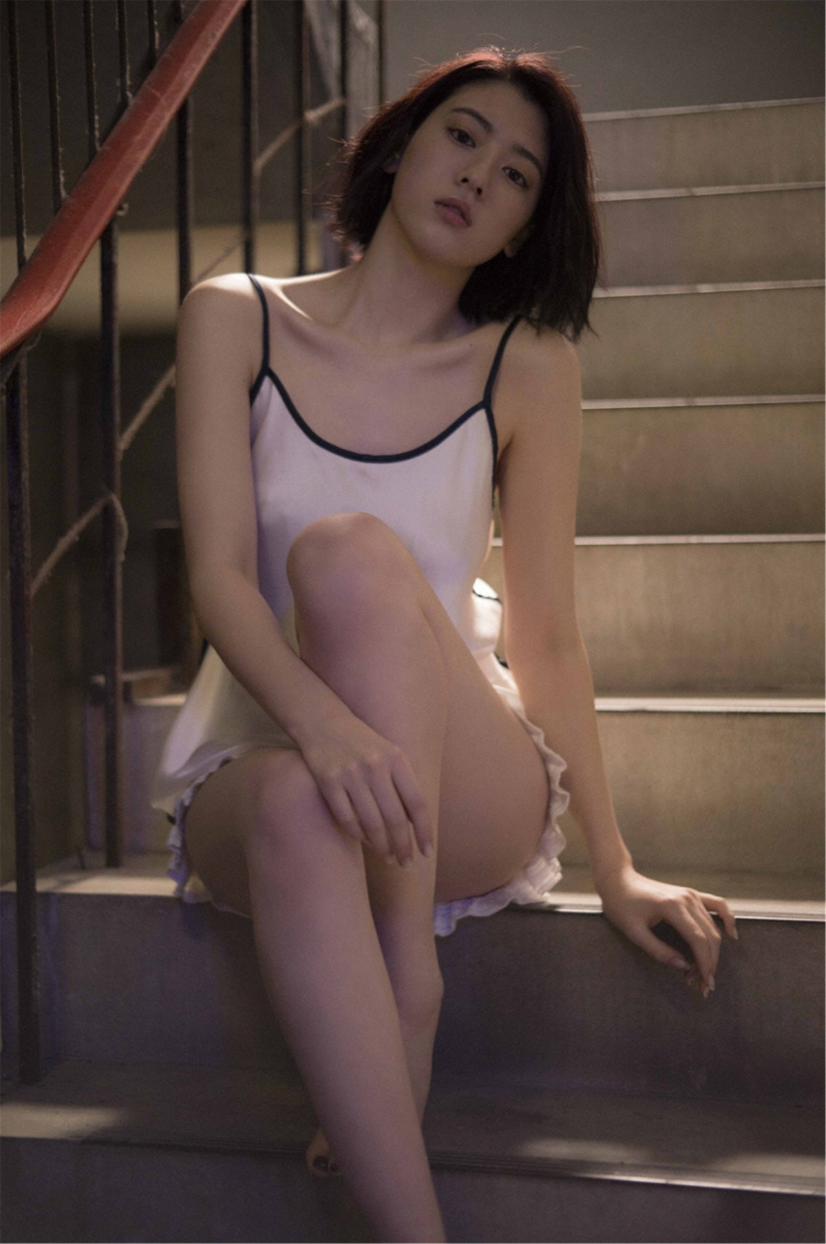 Photobook 2018 04 15 Ayaka Miyoshi 三吉彩花 Across The Sky 0045 2461684399.jpg