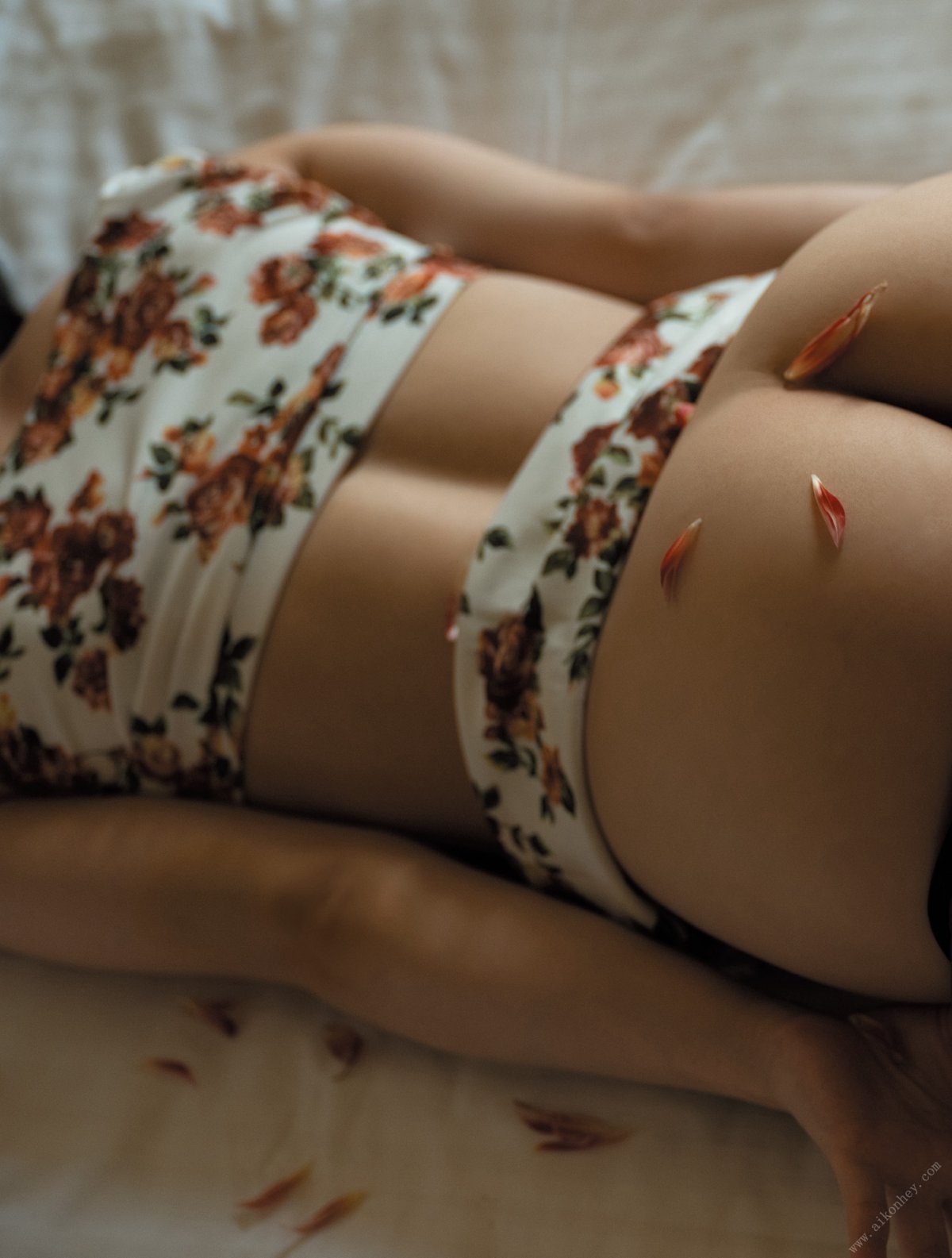 Photobook MIＮAMOファースト写真集 アサ芸SEXY女優写真集 0059 6714945576.jpg