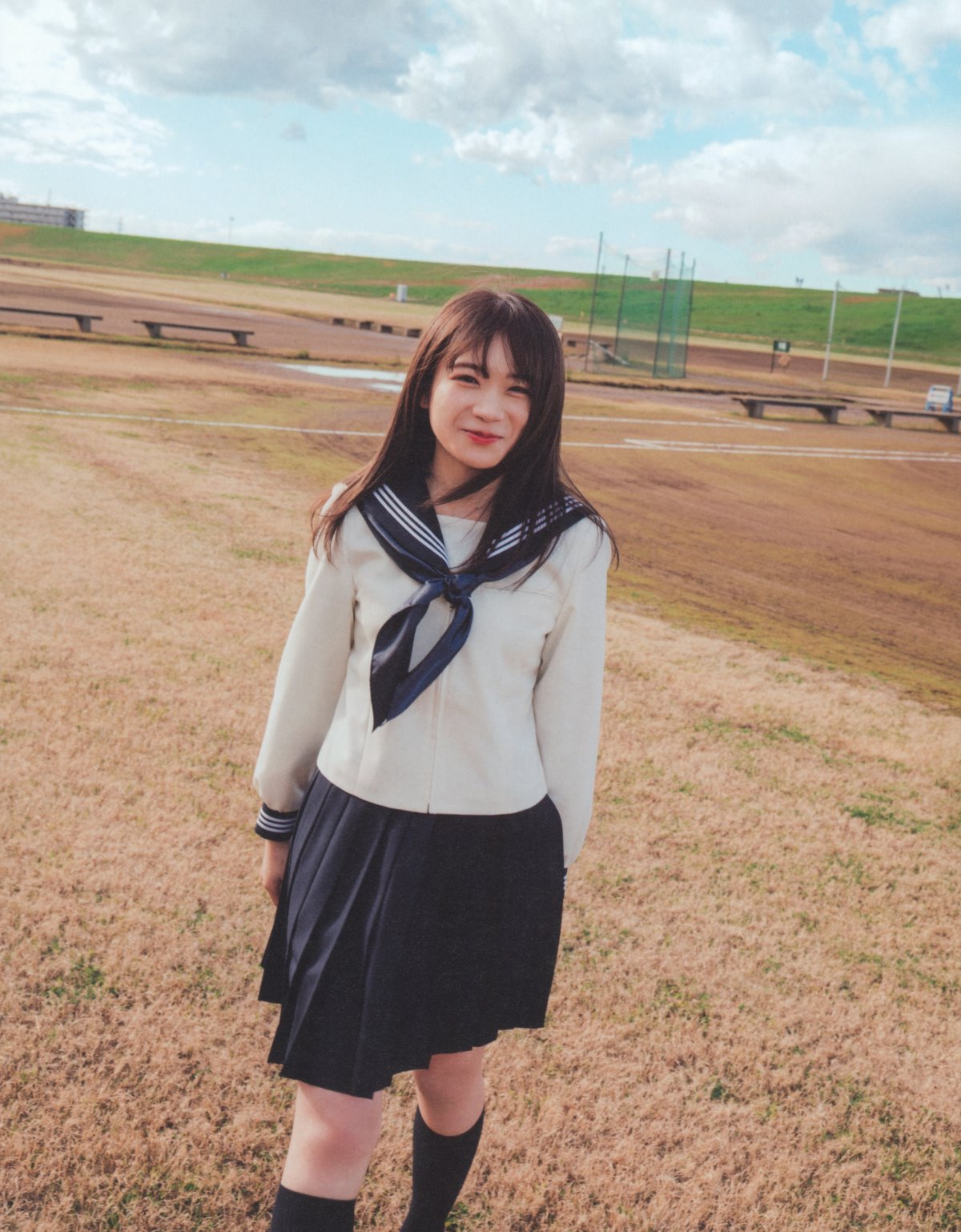 Photobook 2023 02 21 Manatsu Akimoto 秋元真夏 Graduation Commemorative Photo Book 0099 1617225497.jpg