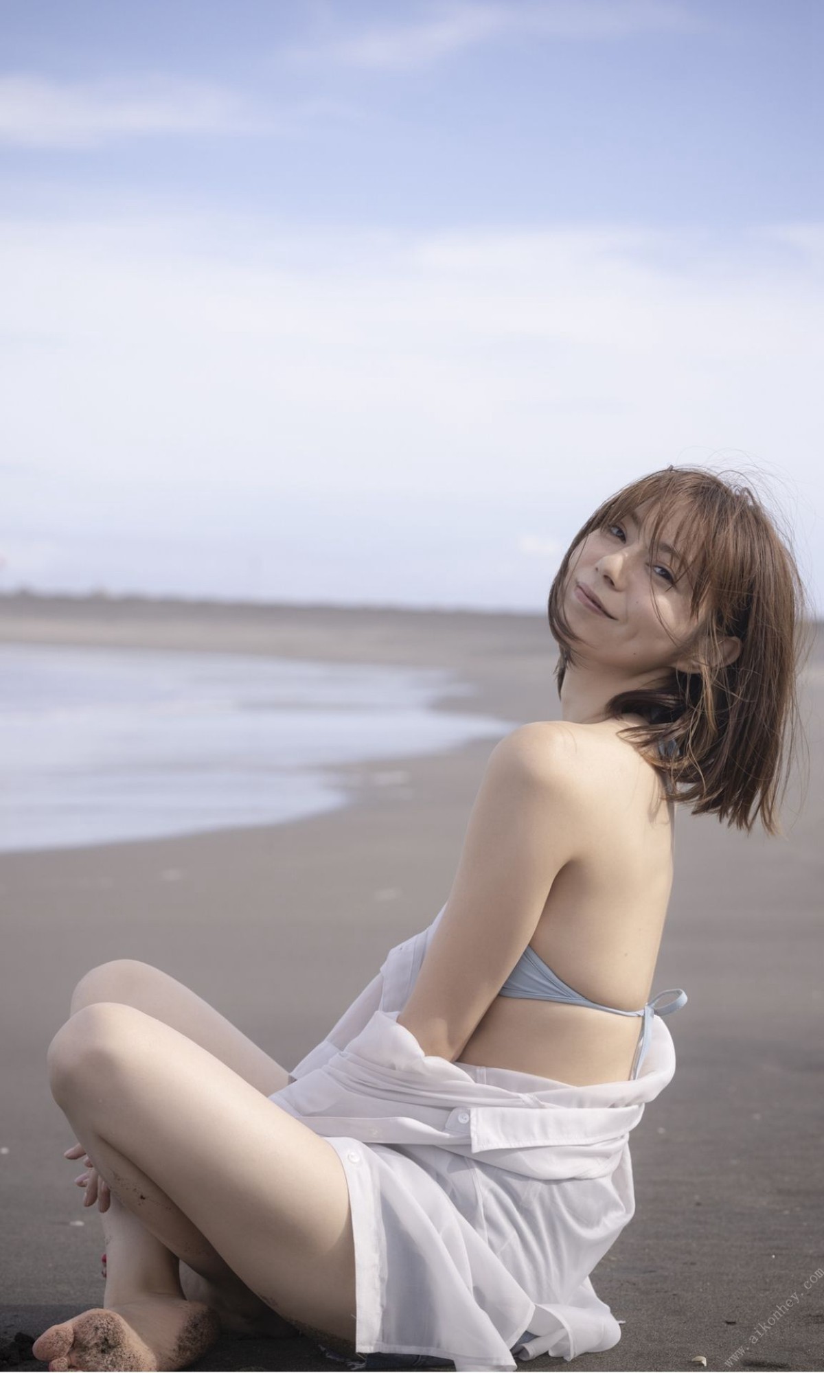 Photobook 2022 10 03 Yuria Haga 芳賀優里亞 The Best Heroine 0049 2543472536.jpg