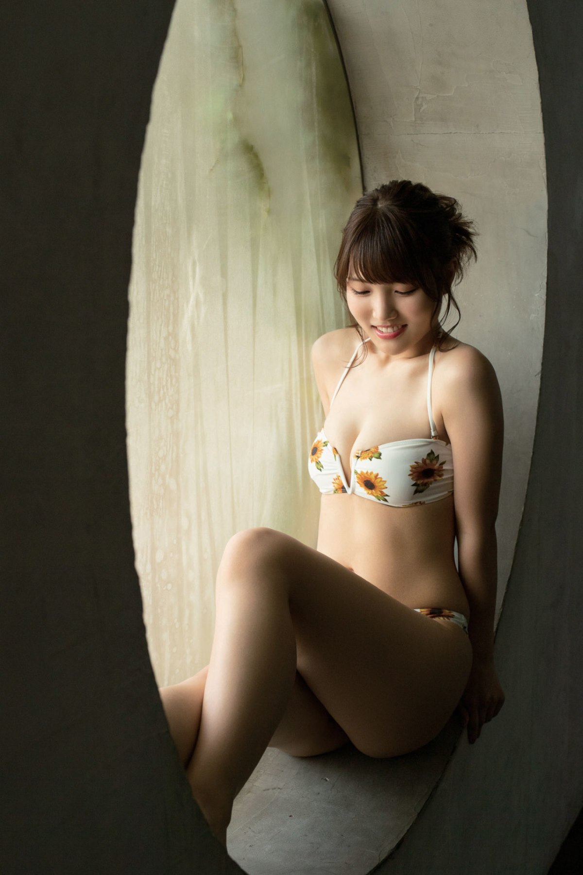 FRIDAY Digital Photobook 2023 01 06 Remon Fujishiro 藤白れもん Vitamin Bikini 0007 8218710572.jpg