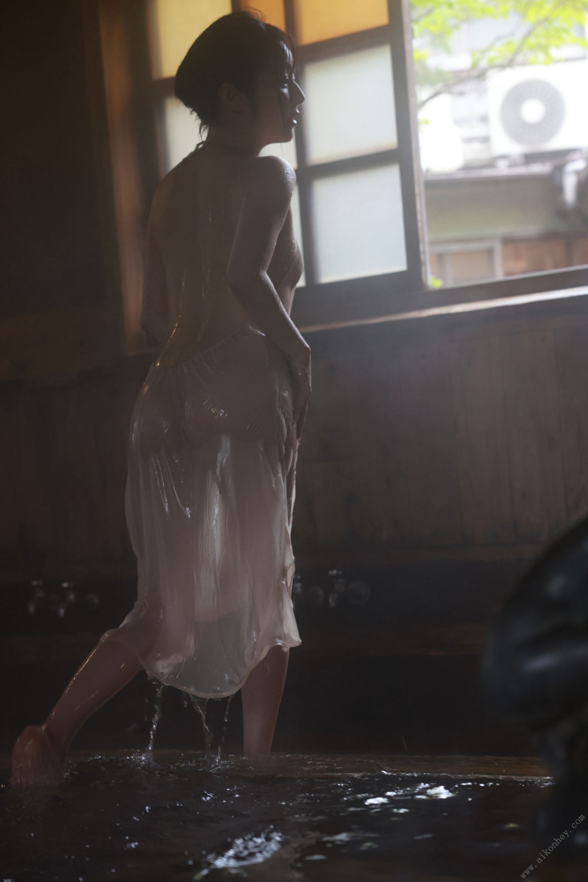 Photobook 2022 10 07 Manami Shindo 新藤まなみ Queens All Unreleased Special Edition Vol 004 0088 6784152288.jpg