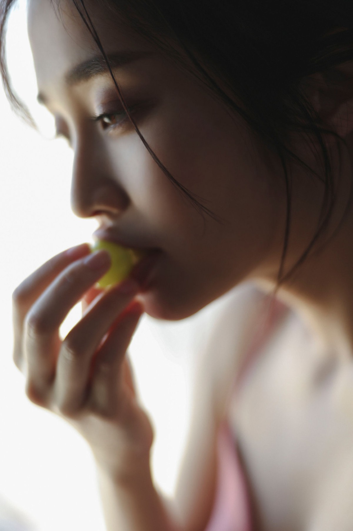 FRIDAY Digital Photobook 2023 02 10 Rin Takahashi 高橋凛 In A Suite Room With An I Cup Beauty Vol 2 0064 0137012911.jpg