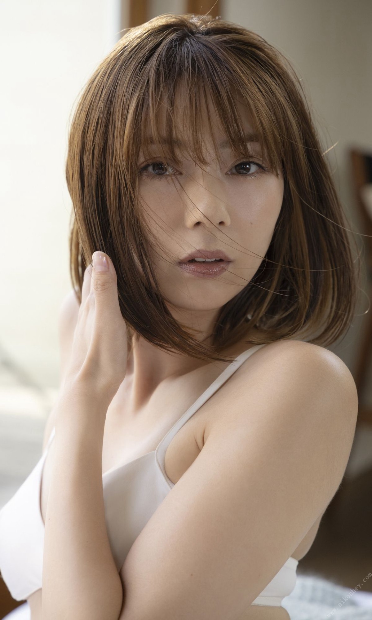 Photobook 2022 10 03 Yuria Haga 芳賀優里亞 The Best Heroine 0038 3342944986.jpg