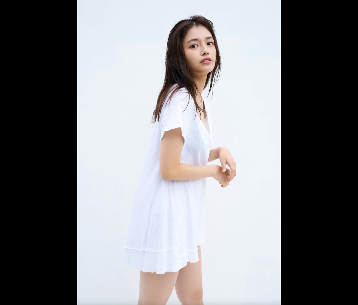 FRIDAYデジタル写真集 Hinami Mori 森日菜美 Seaside Girl Full Version 0001 9371650327.jpg