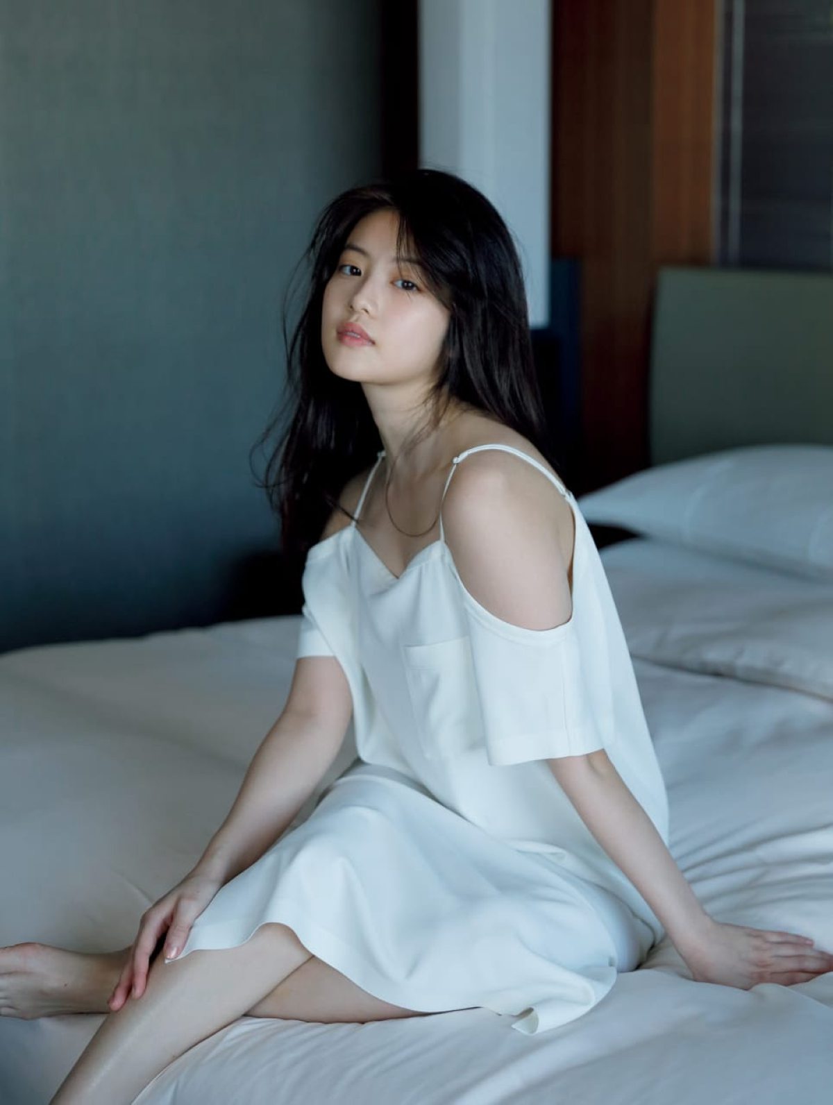 FRIDAY 2021 01 08 15 くるみ 宮地真緒 今田美桜 石田桃香 0024 9901091771.jpg