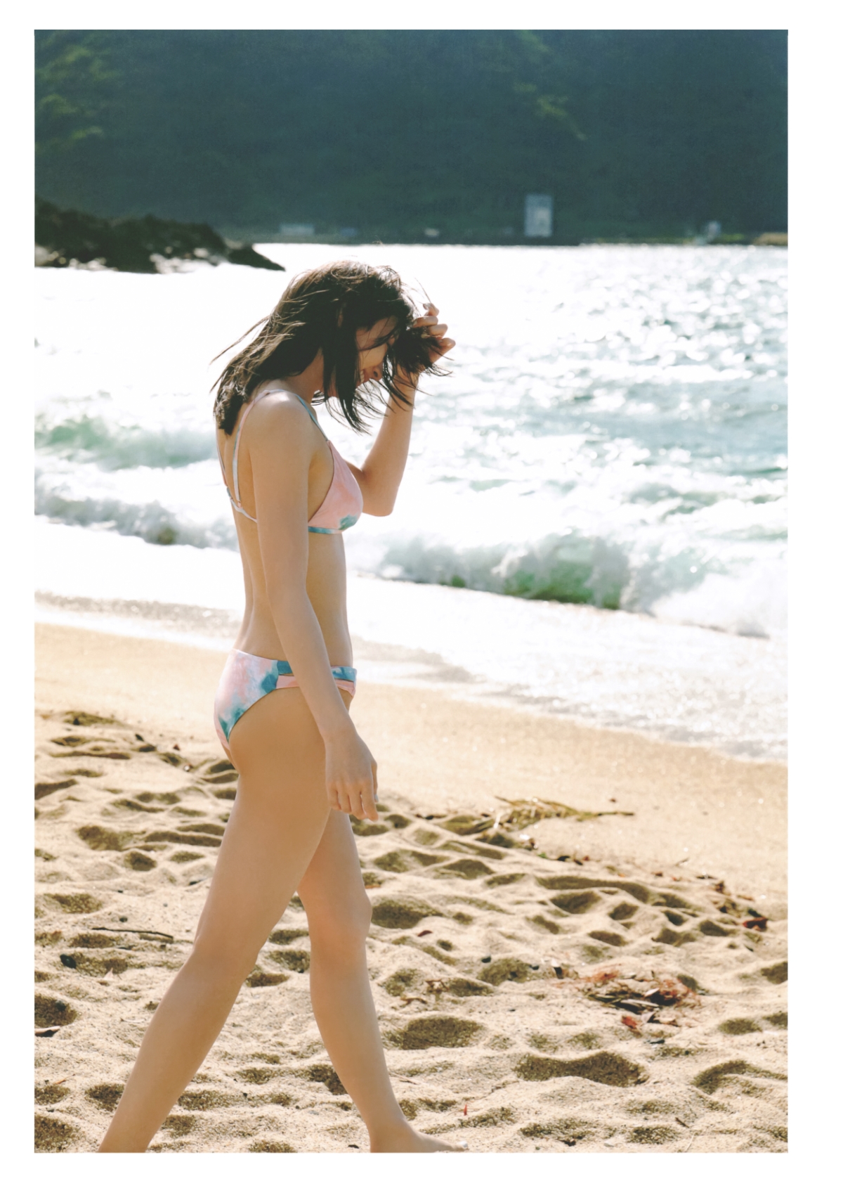 Photobook 2022 10 04 Yui Kobayashi 小林由依 Unexpectedness 0045 3116847277.jpg