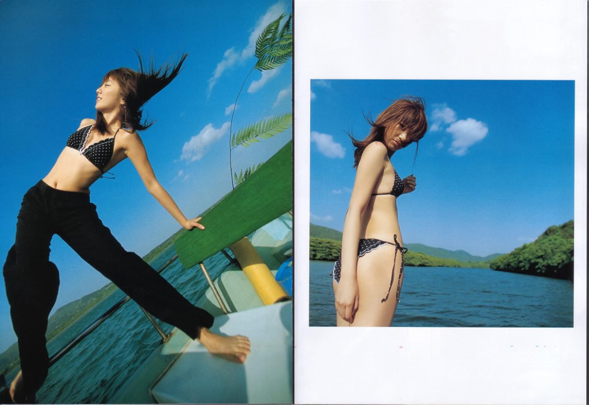 Photobook Azusa Yamamoto 山本梓 as a girl アズ ア ガール 2004 05 08 0020 7676419442.jpg