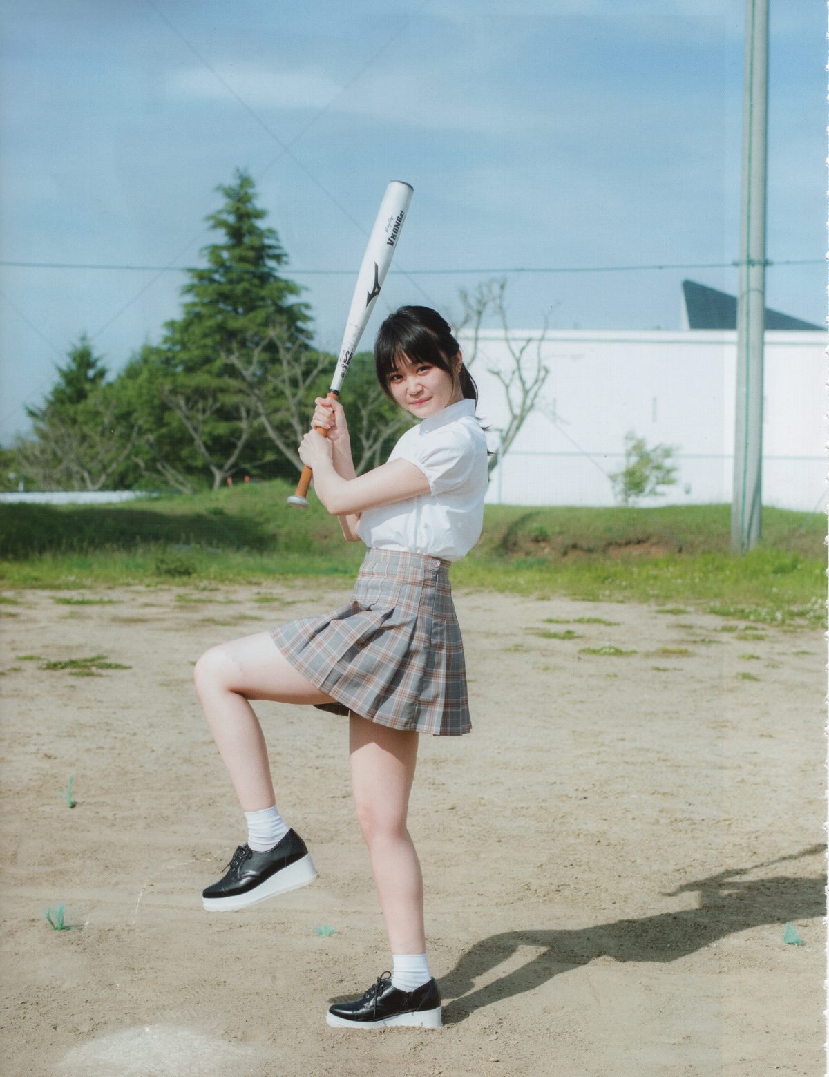 Photobook Keyakizaka46 Photobook – 21nin no Mikansei 欅坂46 ファースト写真集 21人の未完成 A 0056 8813048641.jpg