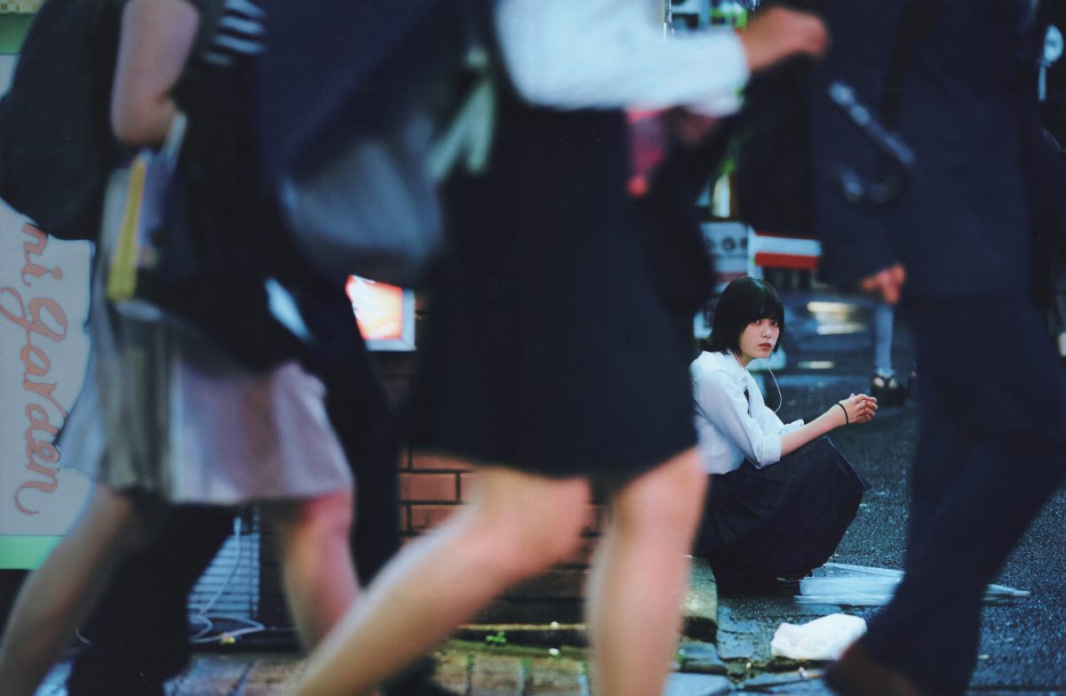 Photobook Keyakizaka46 Photobook – 21nin no Mikansei 欅坂46 ファースト写真集 21人の未完成 B 0061 6464272158.jpg