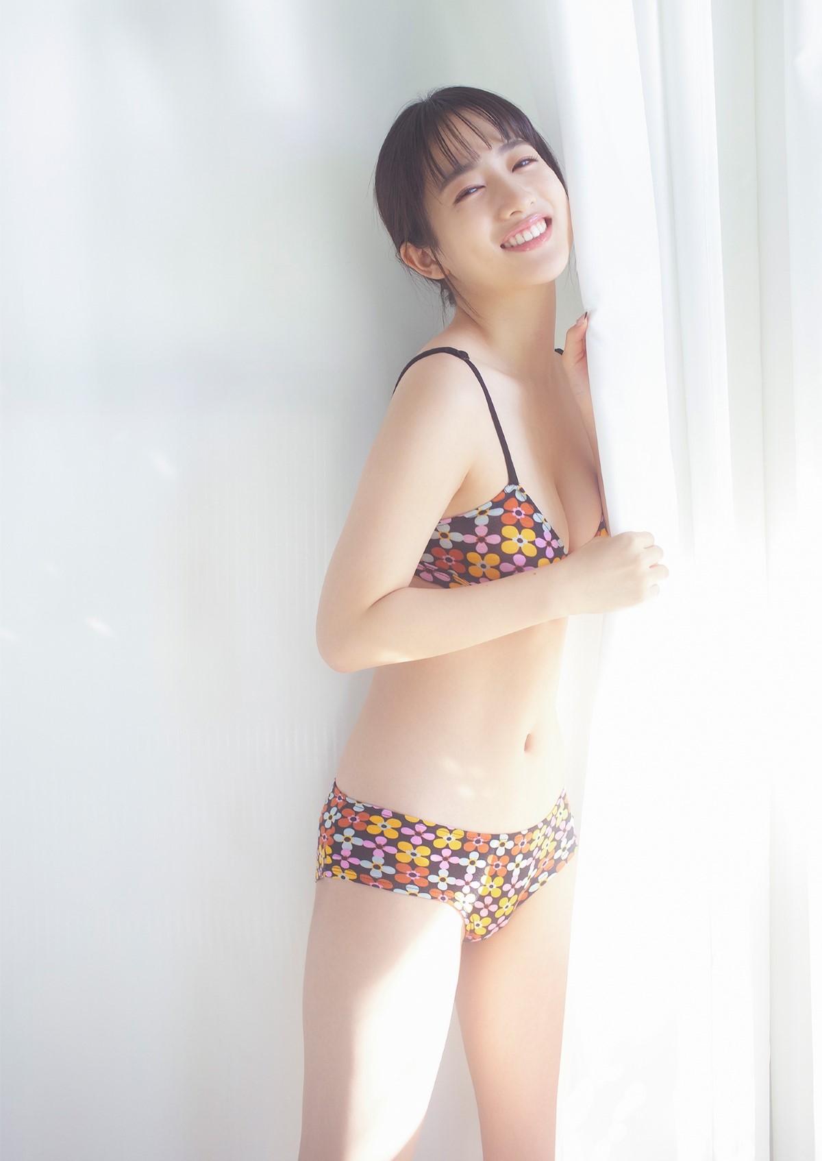 YJ Photobook Cocona 2022 12 08 Sakuragi 桜木心菜 Pop Icon Of Next Generation 0024 0852716952.jpg