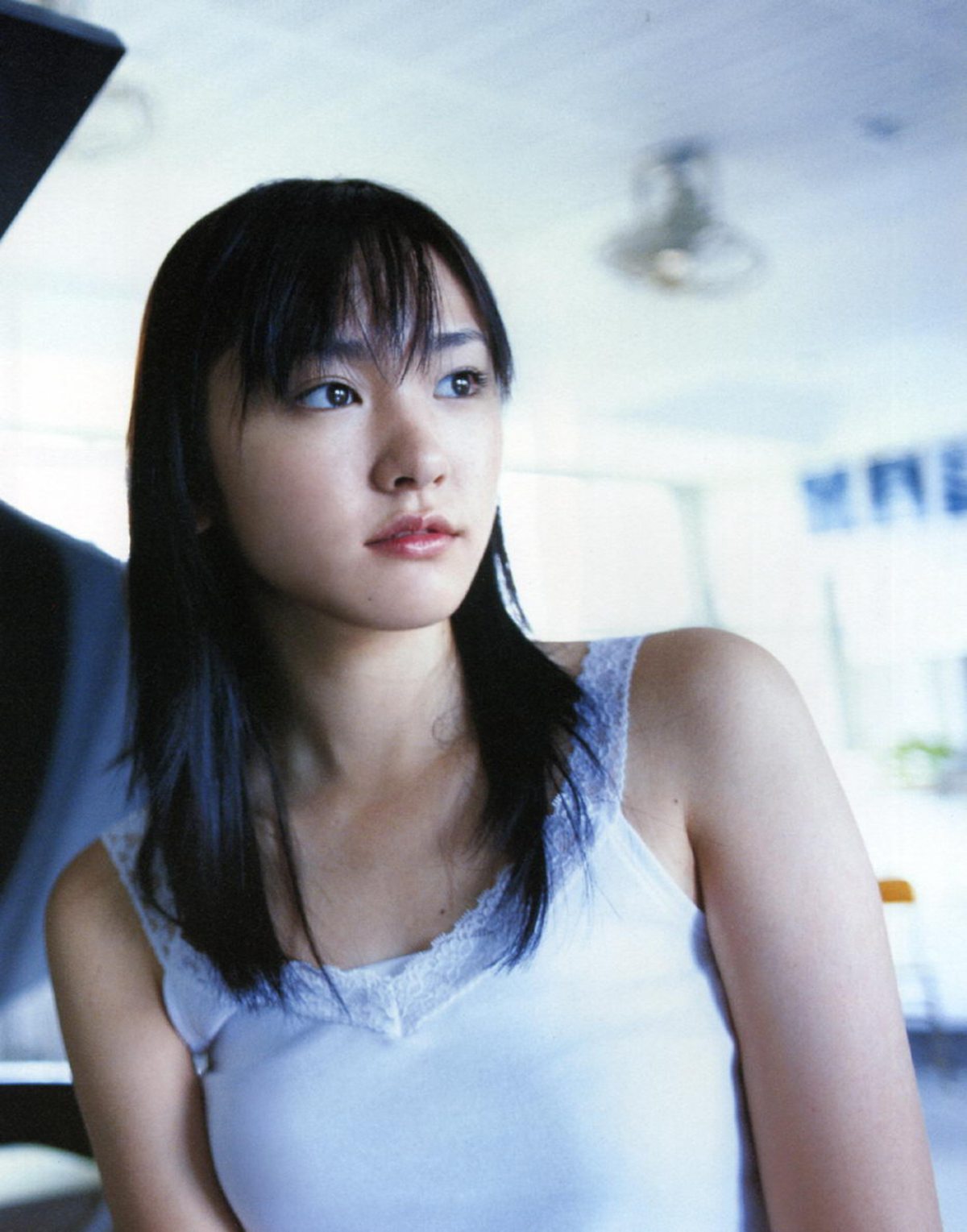 Photobook Yui Aragaki 新垣結衣 Chura Chura ちゅら ちゅら 2006 03 03 0075 3599838084.jpg