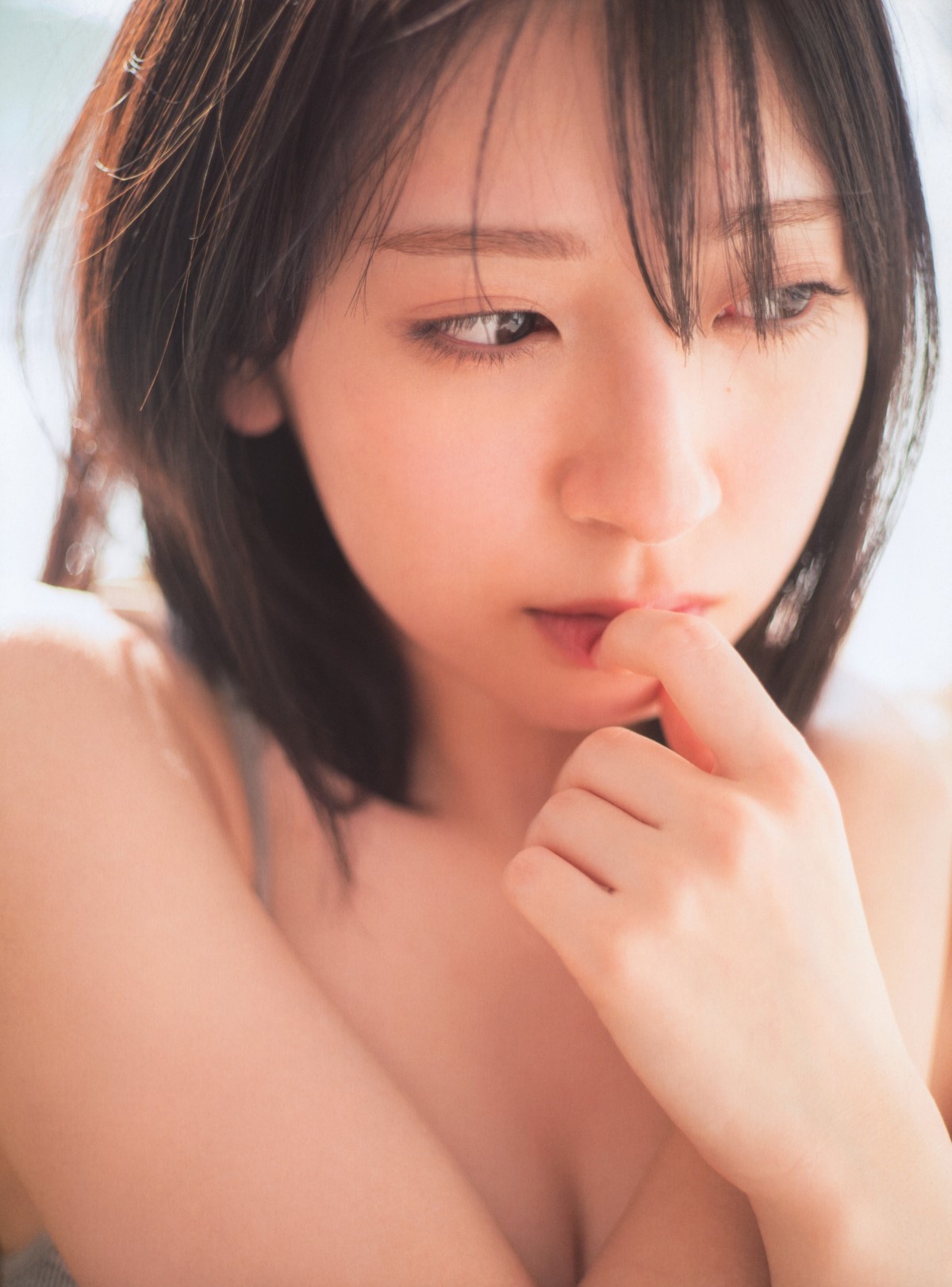 Photobook 2022 12 20 Miku Kanemura 金村美玖 1st Photobook Compass A 0059 2884909275.jpg