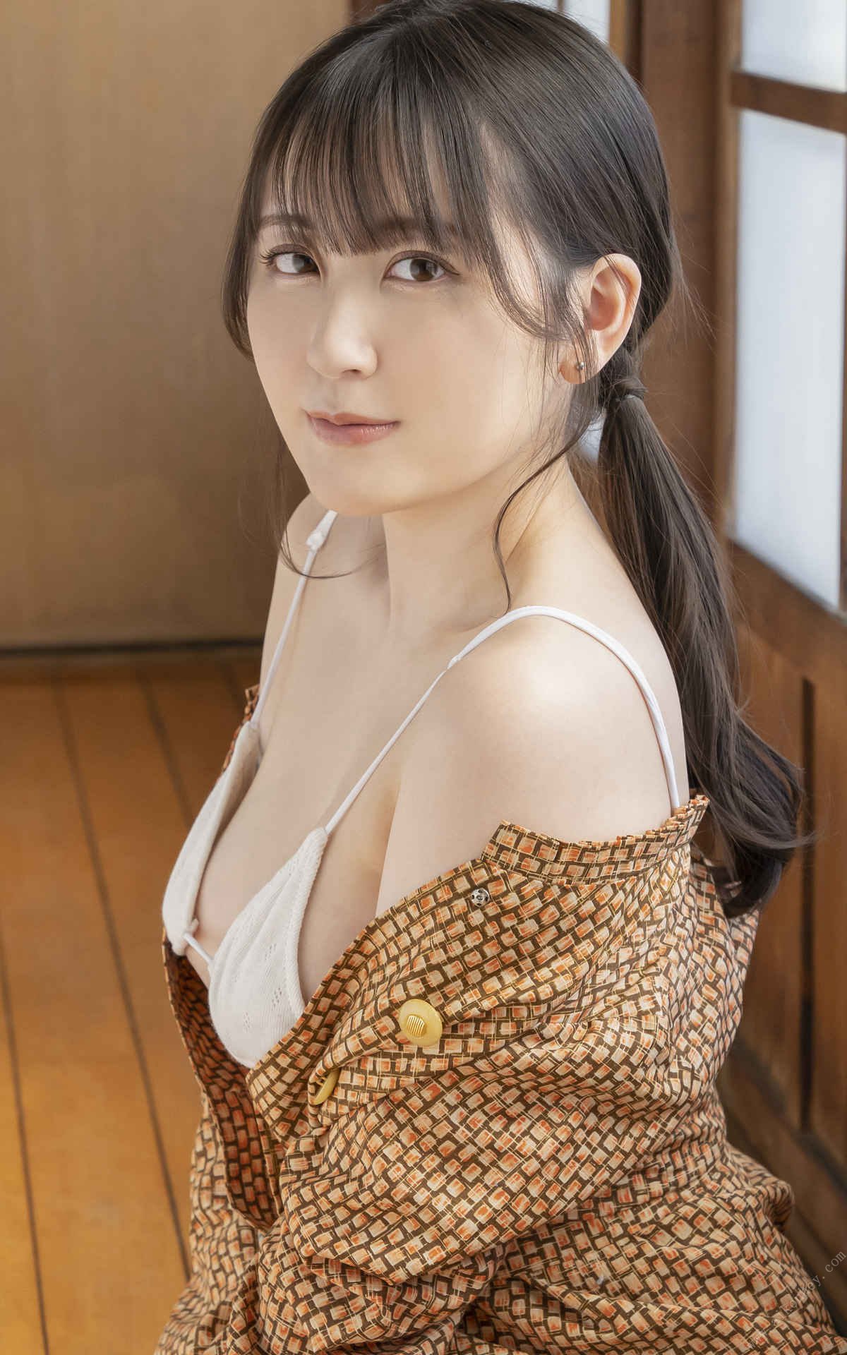 Photobook Aina Misaki 岬愛奈 Ill show them all to you Ver 2 見せてあげる Ver 2 2022 07 14 B 0011 5060190420.jpg