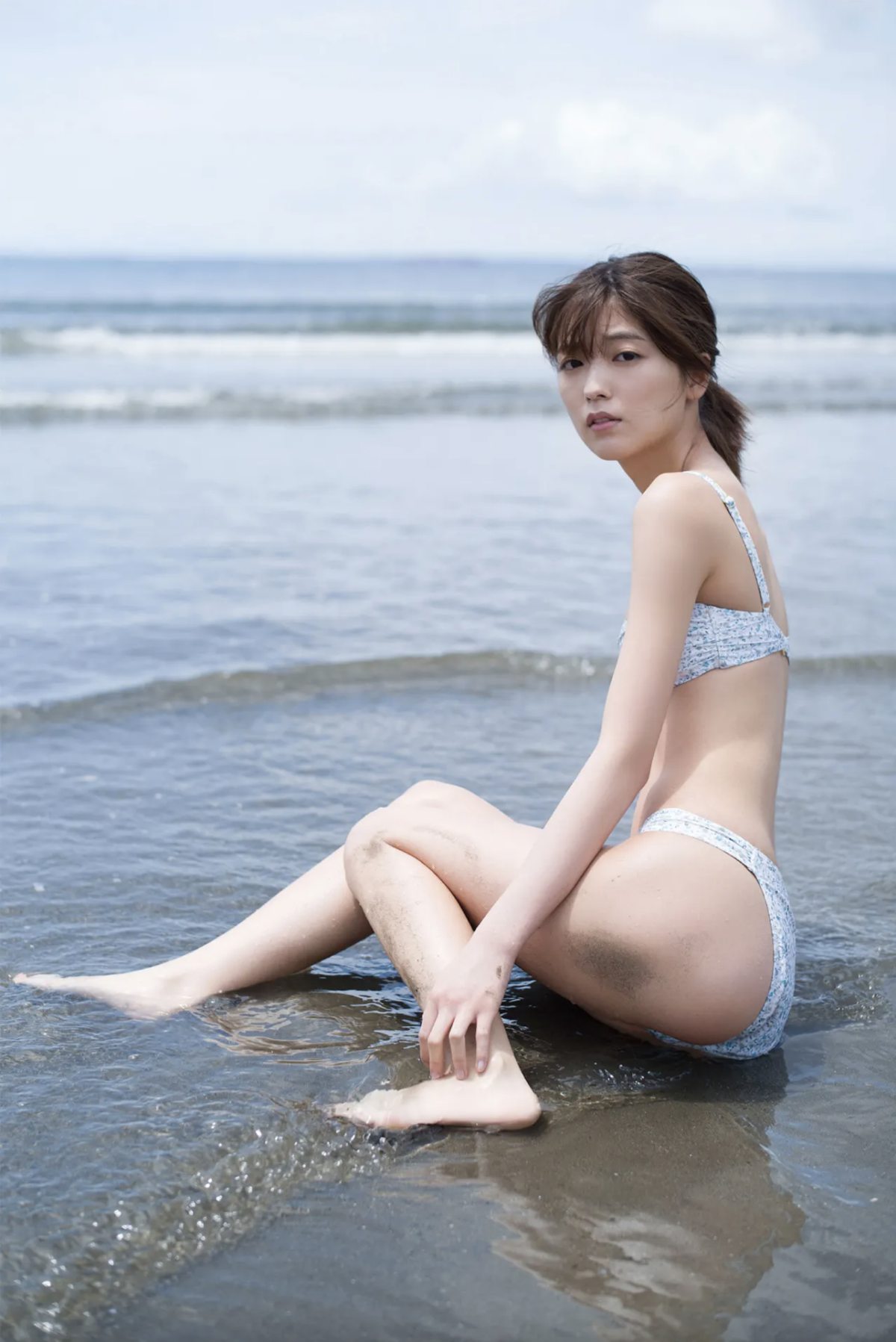 Photobook 工藤美桜 センチメンタルな柔肌 FRIDAYデジタル写真集 No Watermark 0039 8984377584.jpg