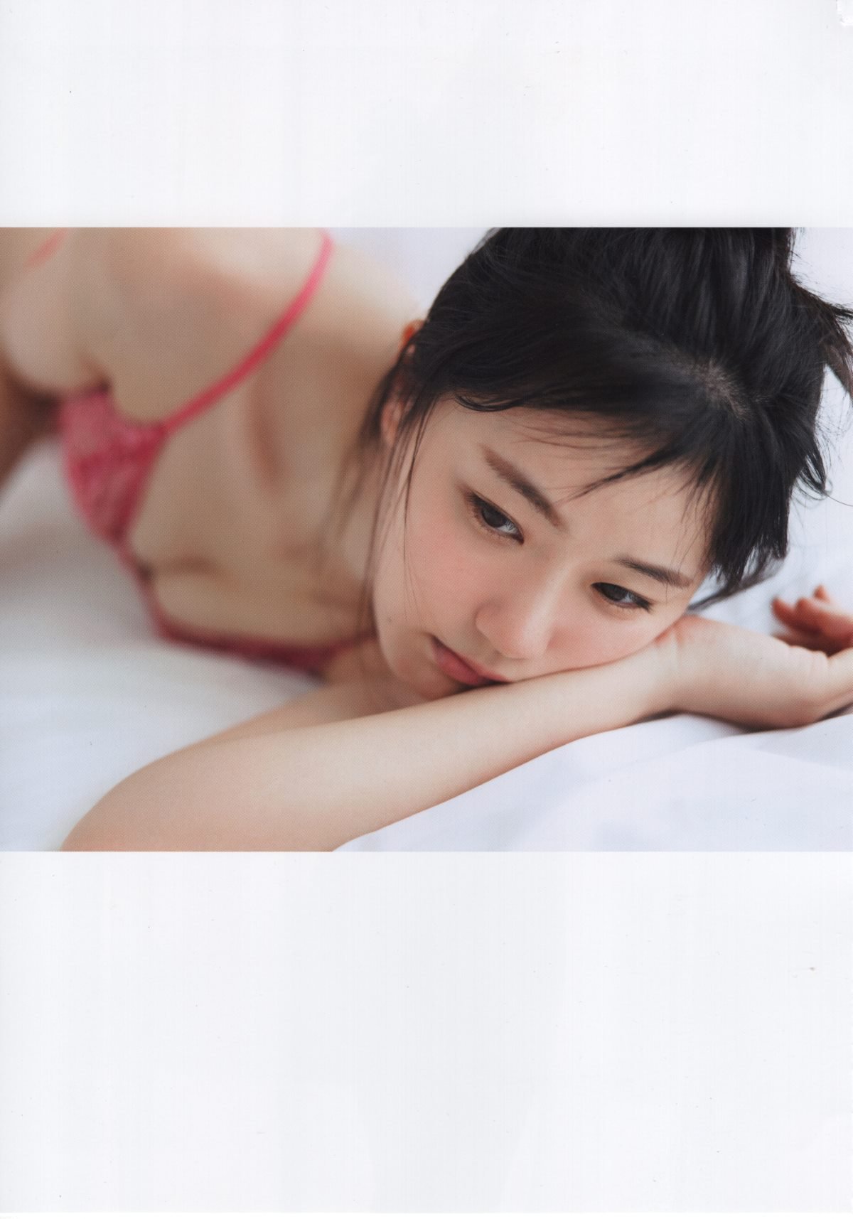 Photobook Yumiko Takino 瀧野由美子 1st Photobook I dont know you well yet 君のことをまだよく知らない 2021 09 22 0082 5742947332.jpg