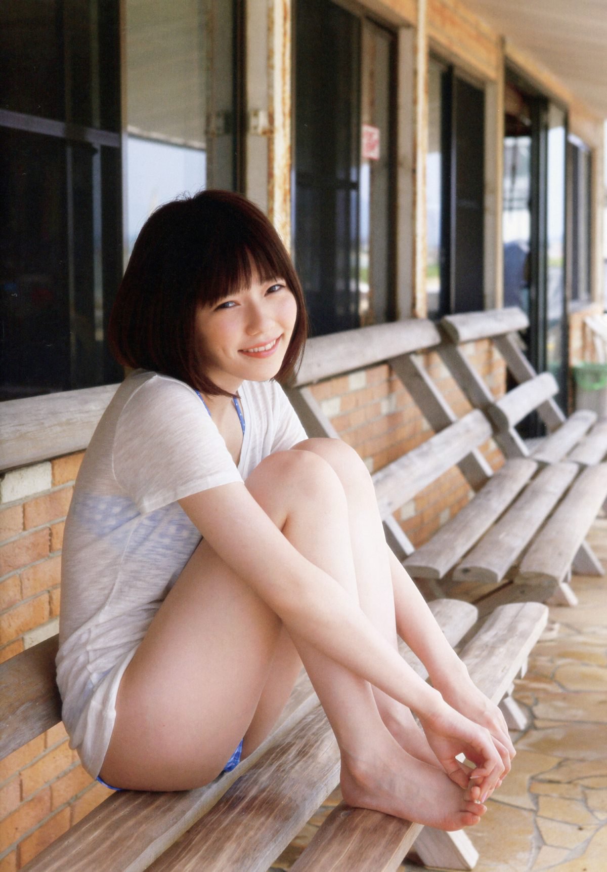 Photobook Haruka Shimazaki 島崎遥香 1st Photobook Paruru Komaru  ぱるる、困る 2013 07 19 A 0008 5210473902.jpg