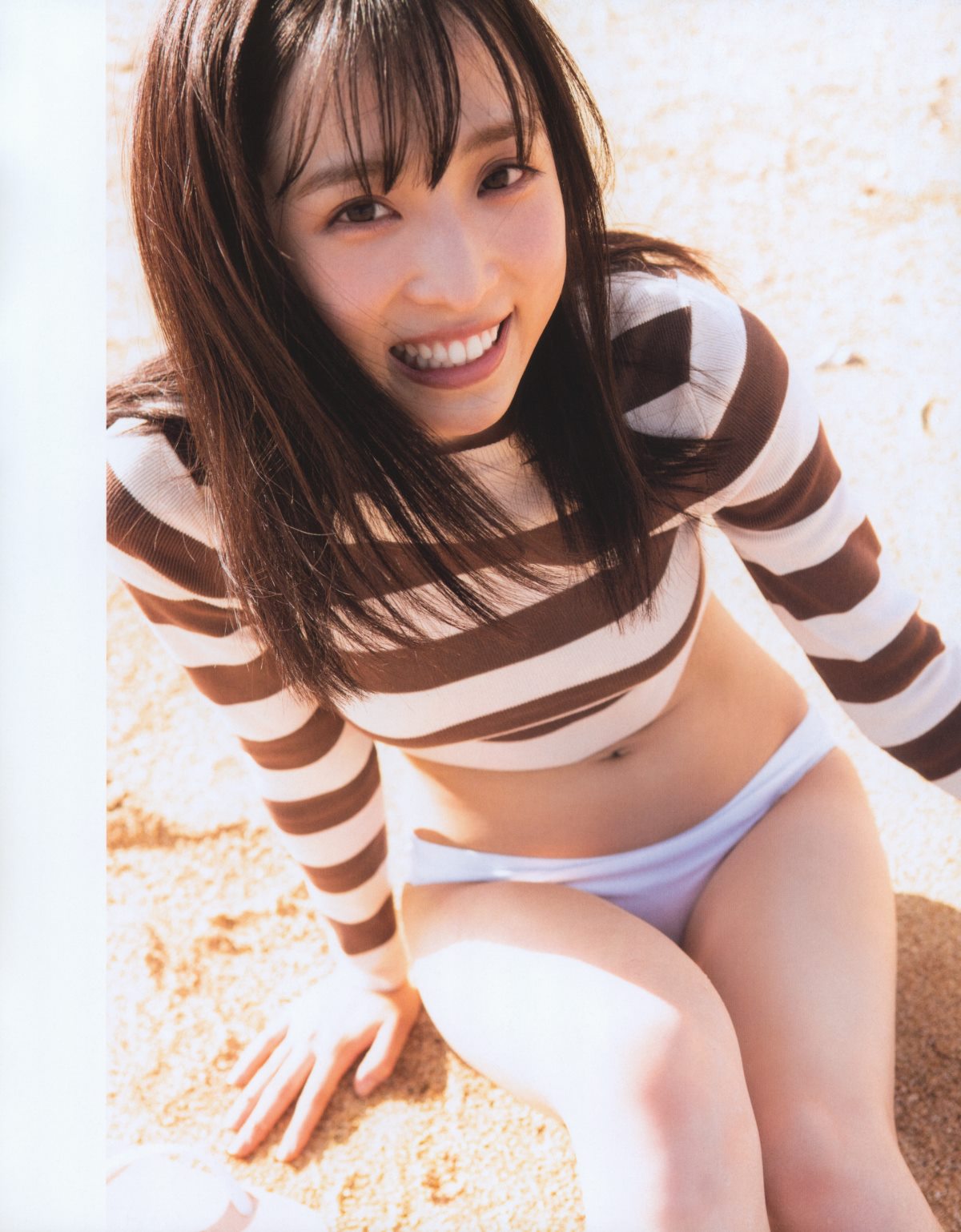 Photobook Yui Oguri 小栗有以 1st Photobook From the day I met you 君と出逢った日から 2022 01 18 0023 6460533130.jpg