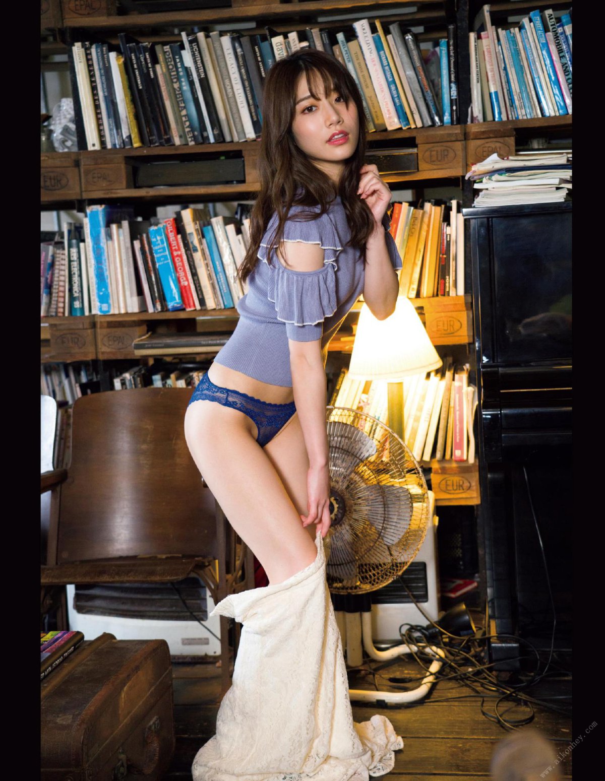 Photobook Saika Kawakita 河北彩花 1st Photobook SAIKA 2022 04 02 0043 6059431893.jpg