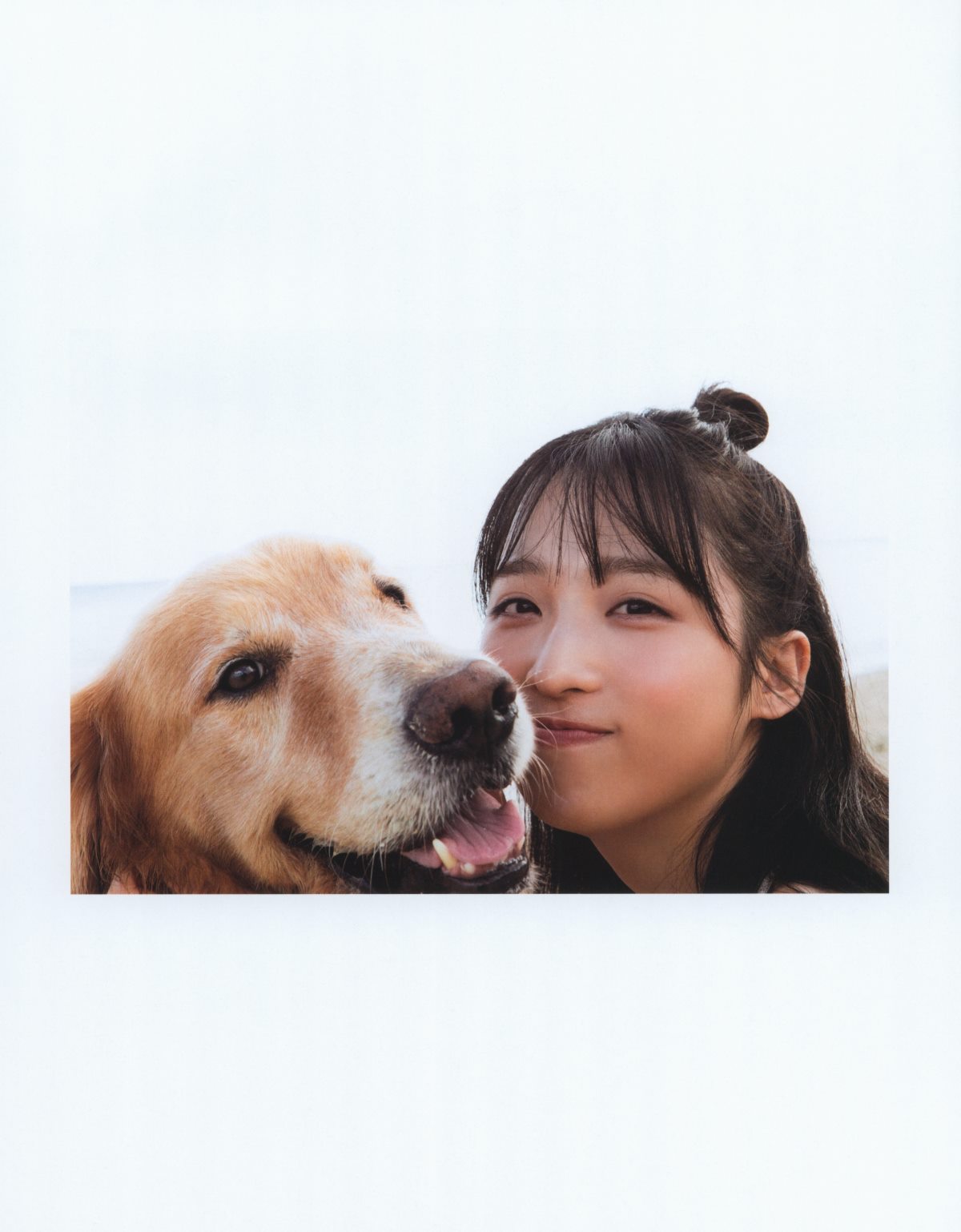 Photobook Yui Oguri 小栗有以 1st Photobook From the day I met you 君と出逢った日から 2022 01 18 0039 5741276020.jpg