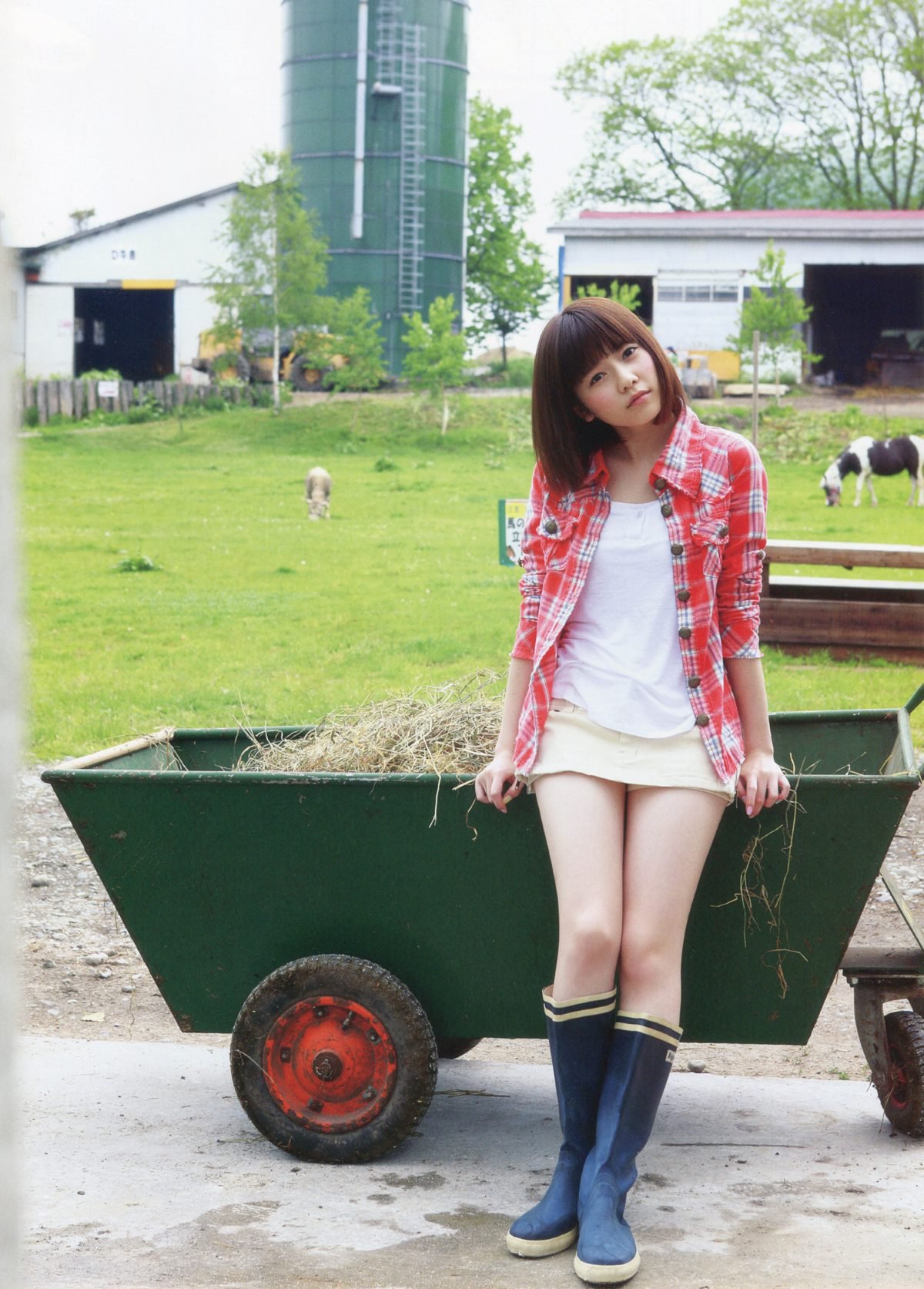 Photobook Haruka Shimazaki 島崎遥香 1st Photobook Paruru Komaru  ぱるる、困る 2013 07 19 A 0050 7100946768.jpg