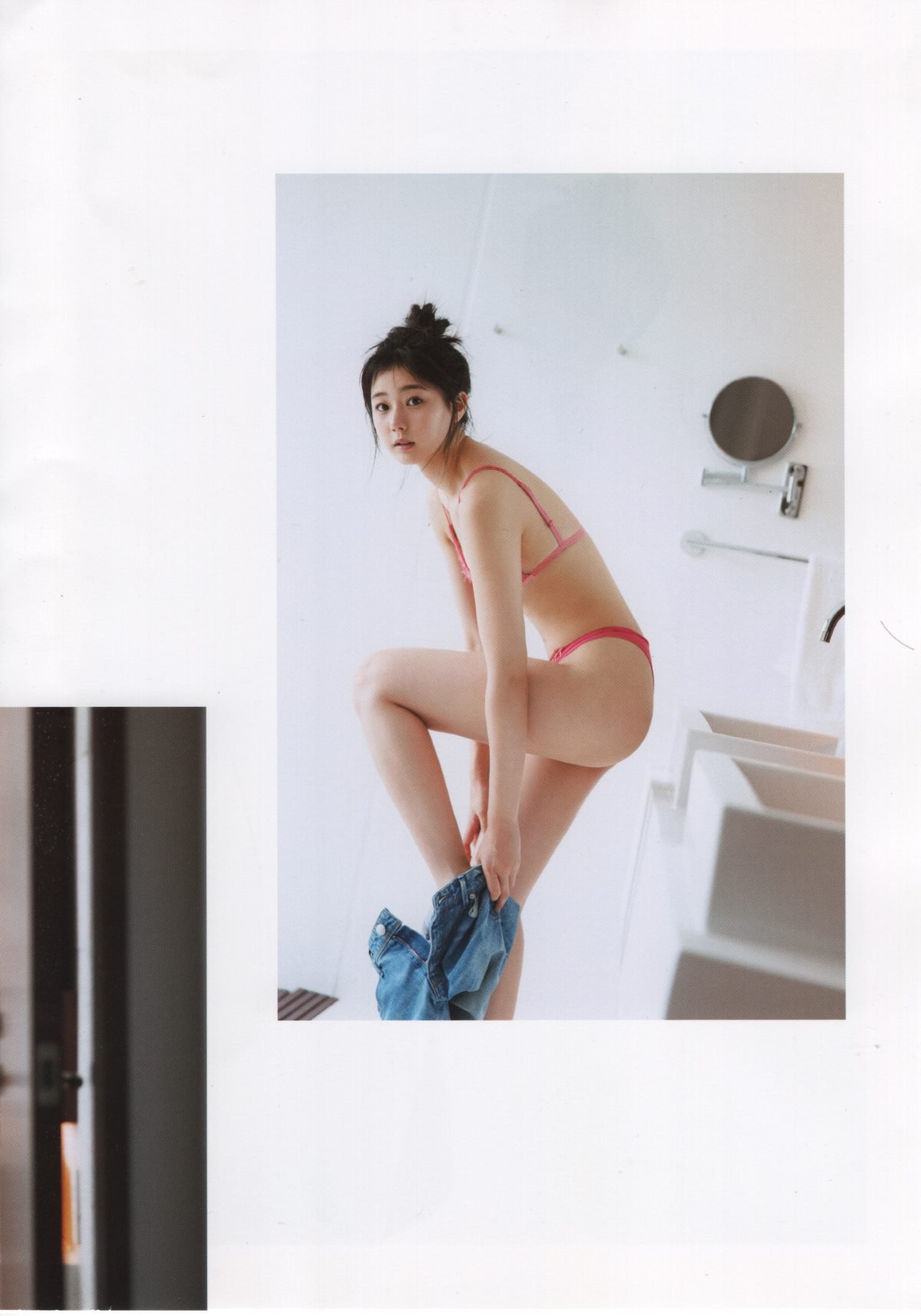 Photobook Yumiko Takino 瀧野由美子 1st Photobook I dont know you well yet 君のことをまだよく知らない 2021 09 22 0079 9263997938.jpg