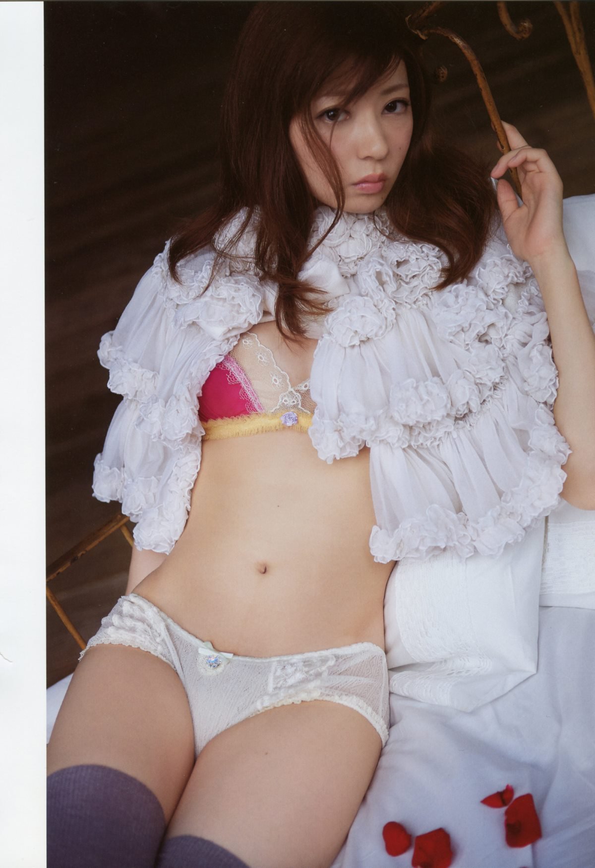 Photobook Yuria Haga 芳賀優里亜 Red x Pink 赤 ピンク 2014 02 22 0040 0320920540.jpg