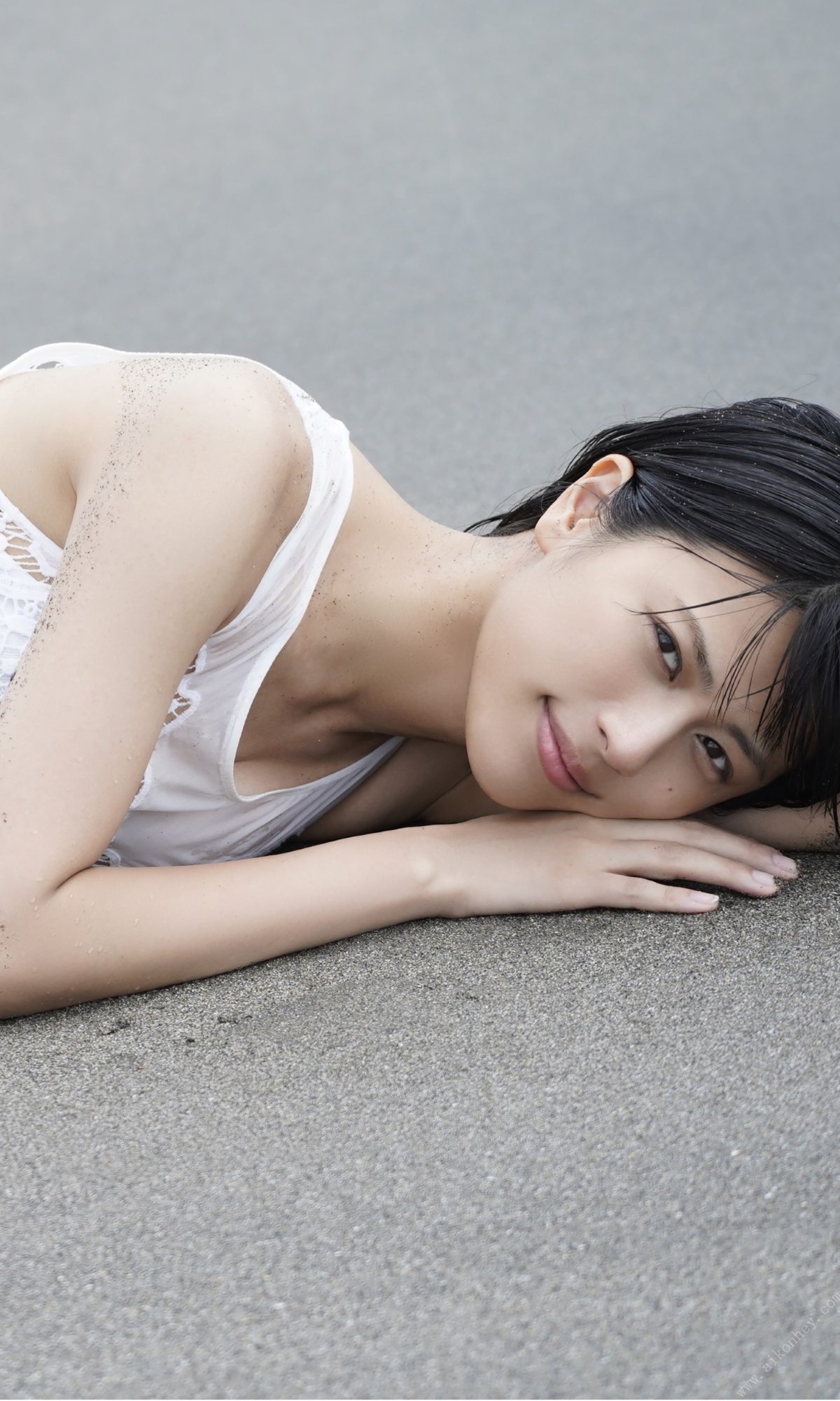 Photobook デジタル限定 春川芽生写真集 イケメンすぎる美女 週プレ PHOTO BOOK 0052 3850832539.jpg