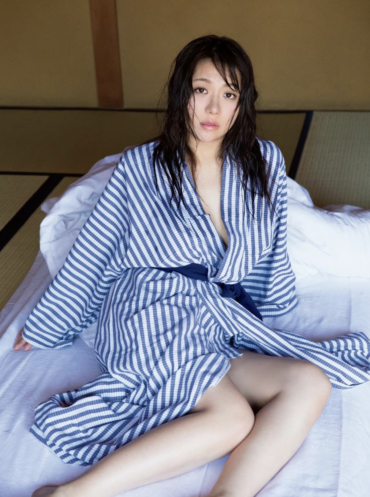 Photobook Rina Fujisaki 藤崎里菜 first 2017 07 13 0049 2426366273.jpg