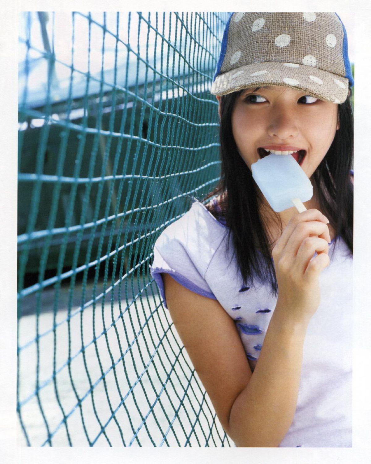 Photobook Yui Aragaki 新垣結衣 Chura Chura ちゅら ちゅら 2006 03 03 0053 3151784935.jpg