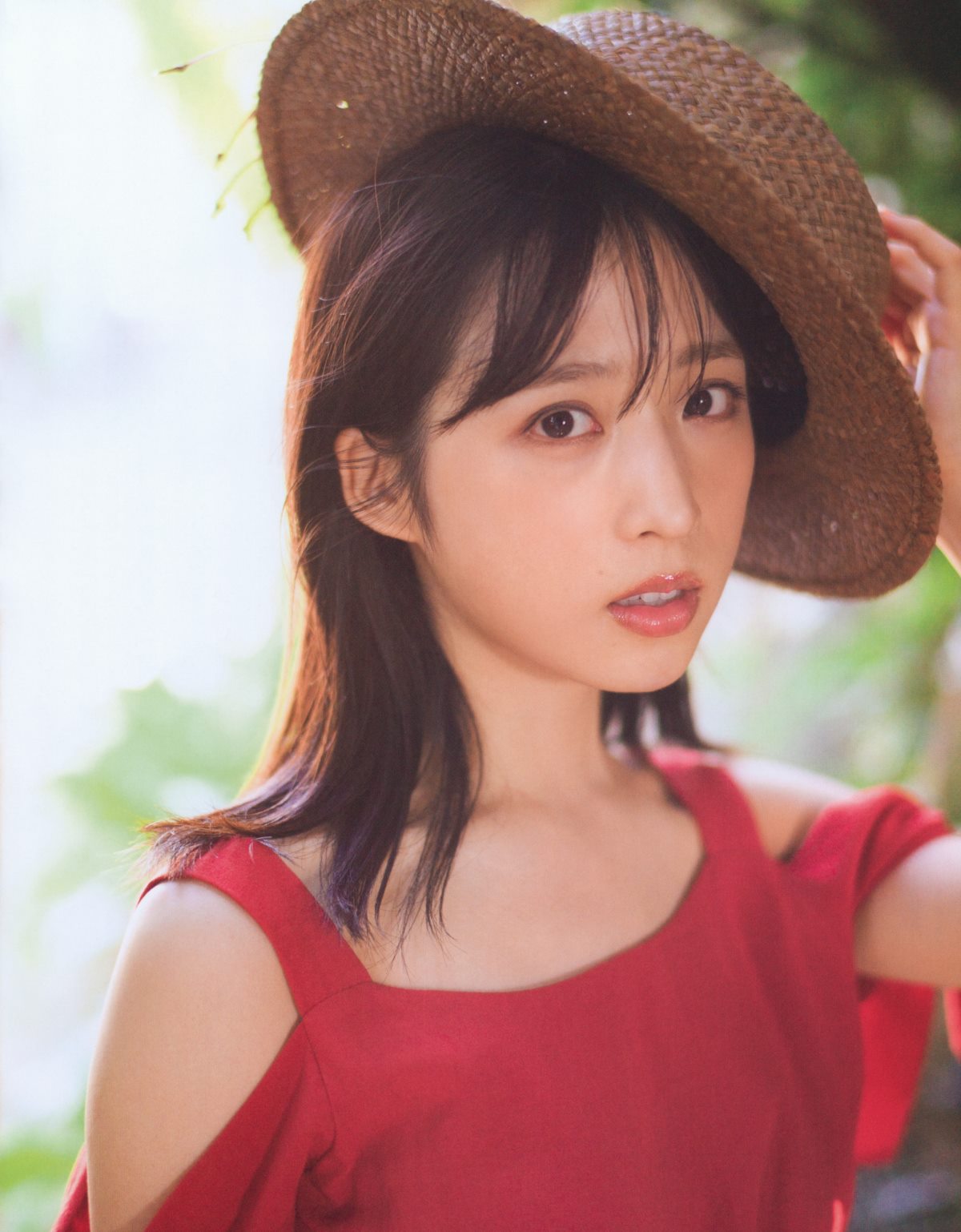 Photobook Yui Oguri 小栗有以 1st Photobook From the day I met you 君と出逢った日から 2022 01 18 0100 5567986082.jpg