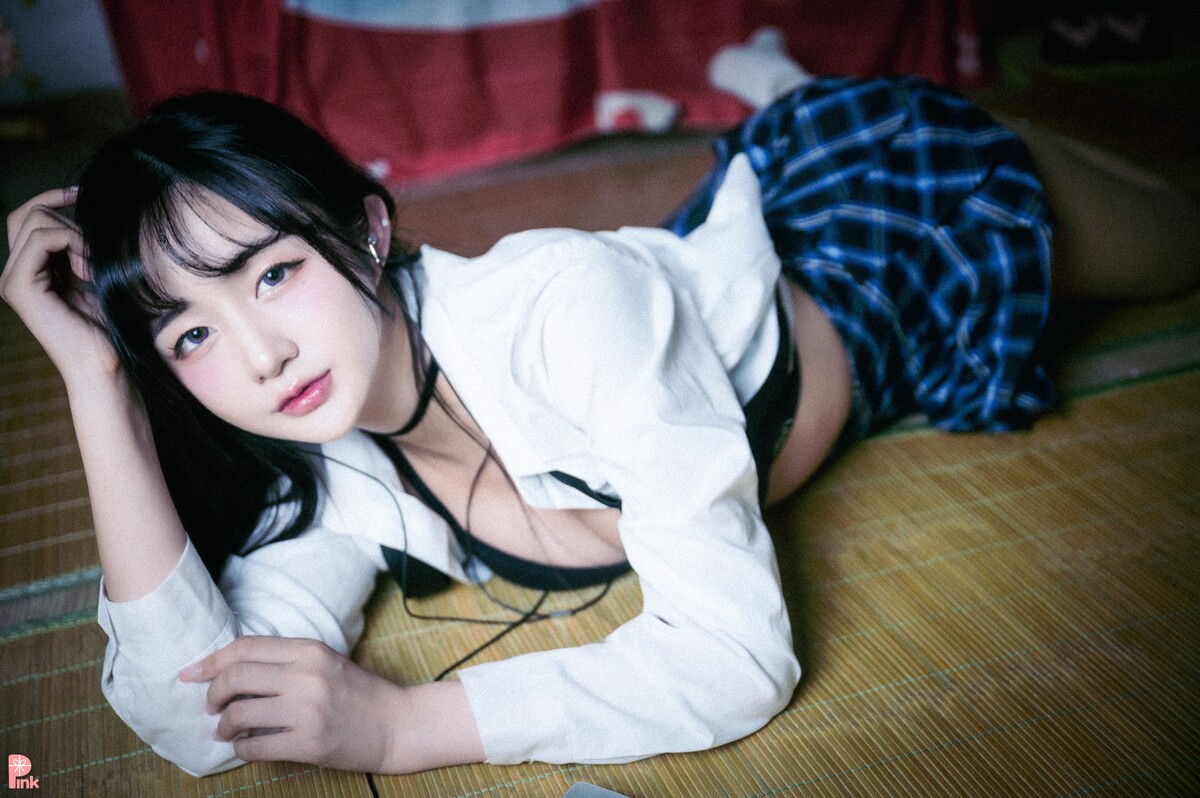 PINK RIBBON Jina 지나의 교복 생활_Dark ver 0031 2894718313.jpg