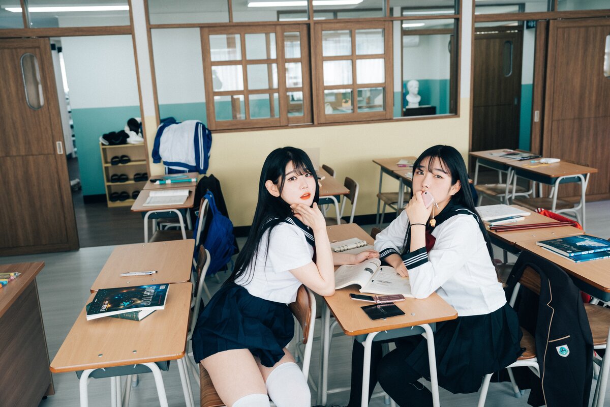 Loozy Zia 지아 x Sonson 손손 Bitch Academy Hard B 0010 4543284867.jpg