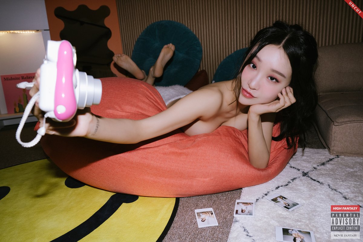 HIGH FANTASY Lee seol 이설 Vol 9 Polaroid UNCUT 0028 7951935297.jpg