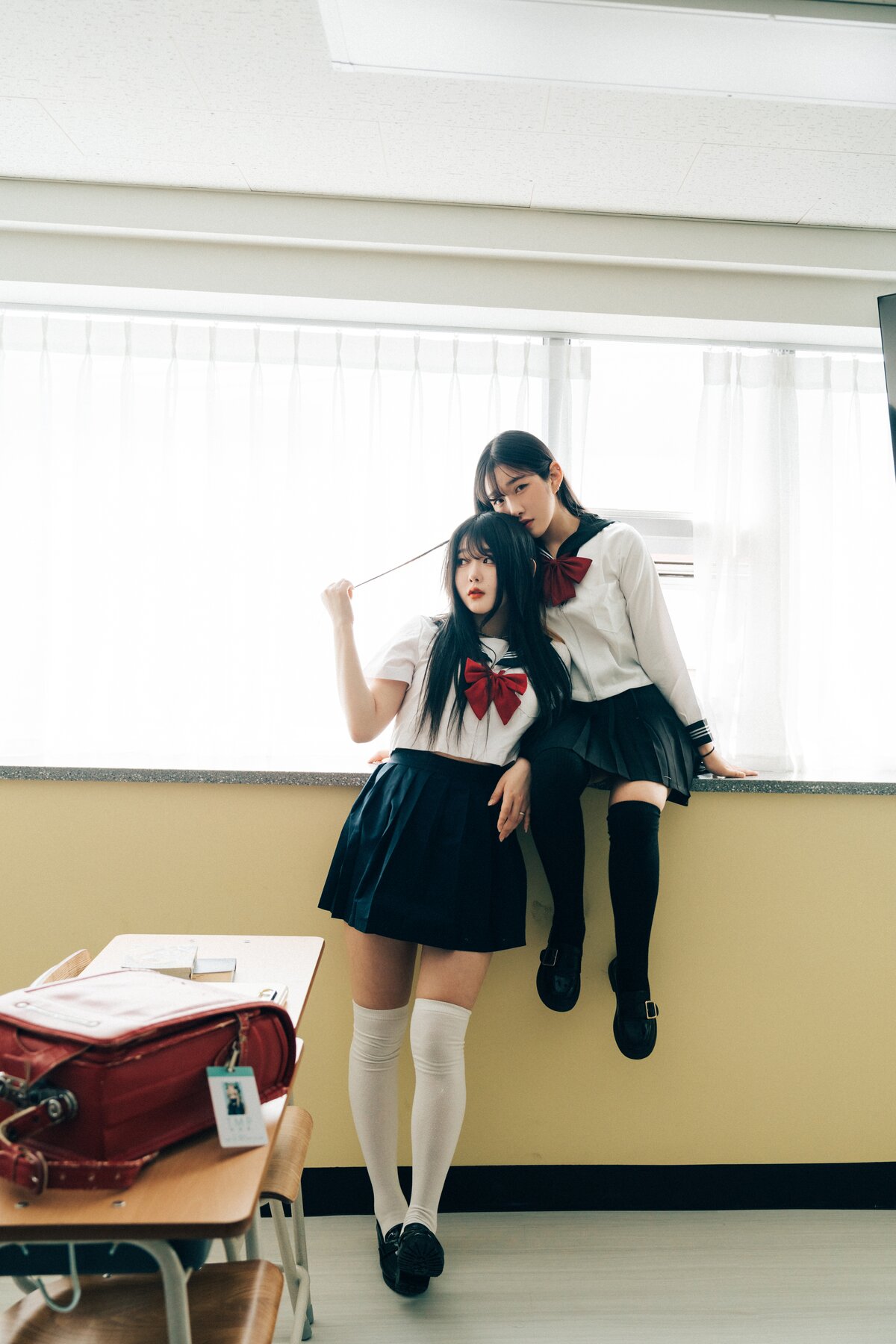 Loozy Zia 지아 x Sonson 손손 Bitch Academy Hard B 0013 0104888233.jpg