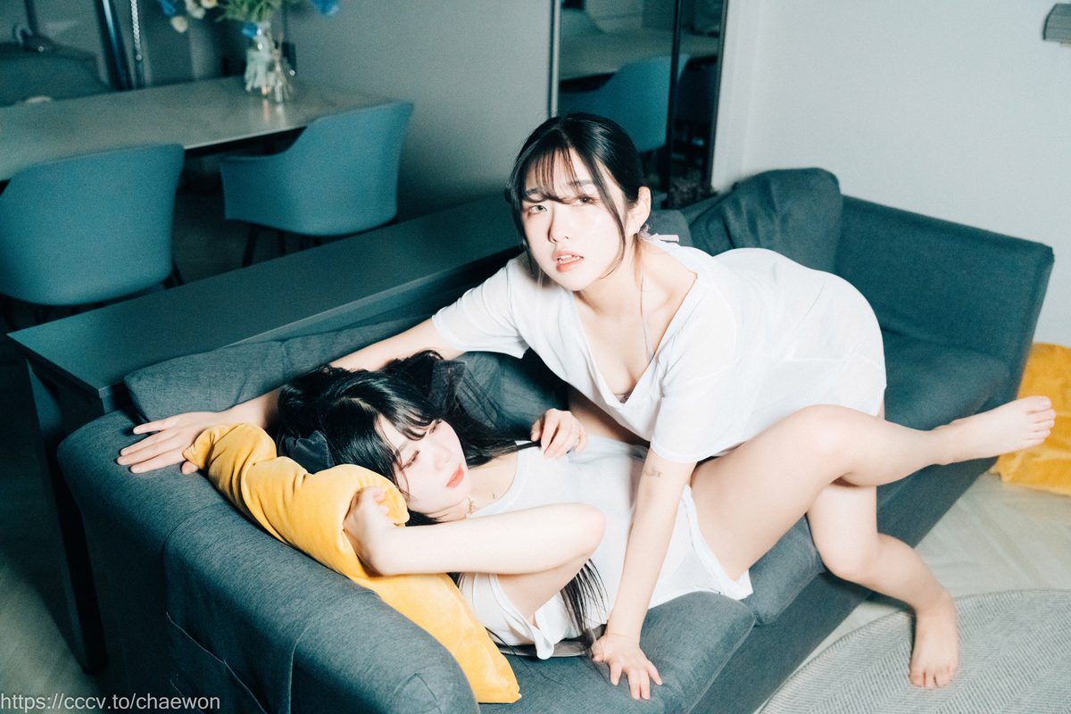 Loozy Zia 지아 x Sonson 손손 Yuri Girls Love A 0076 6357593424.jpg